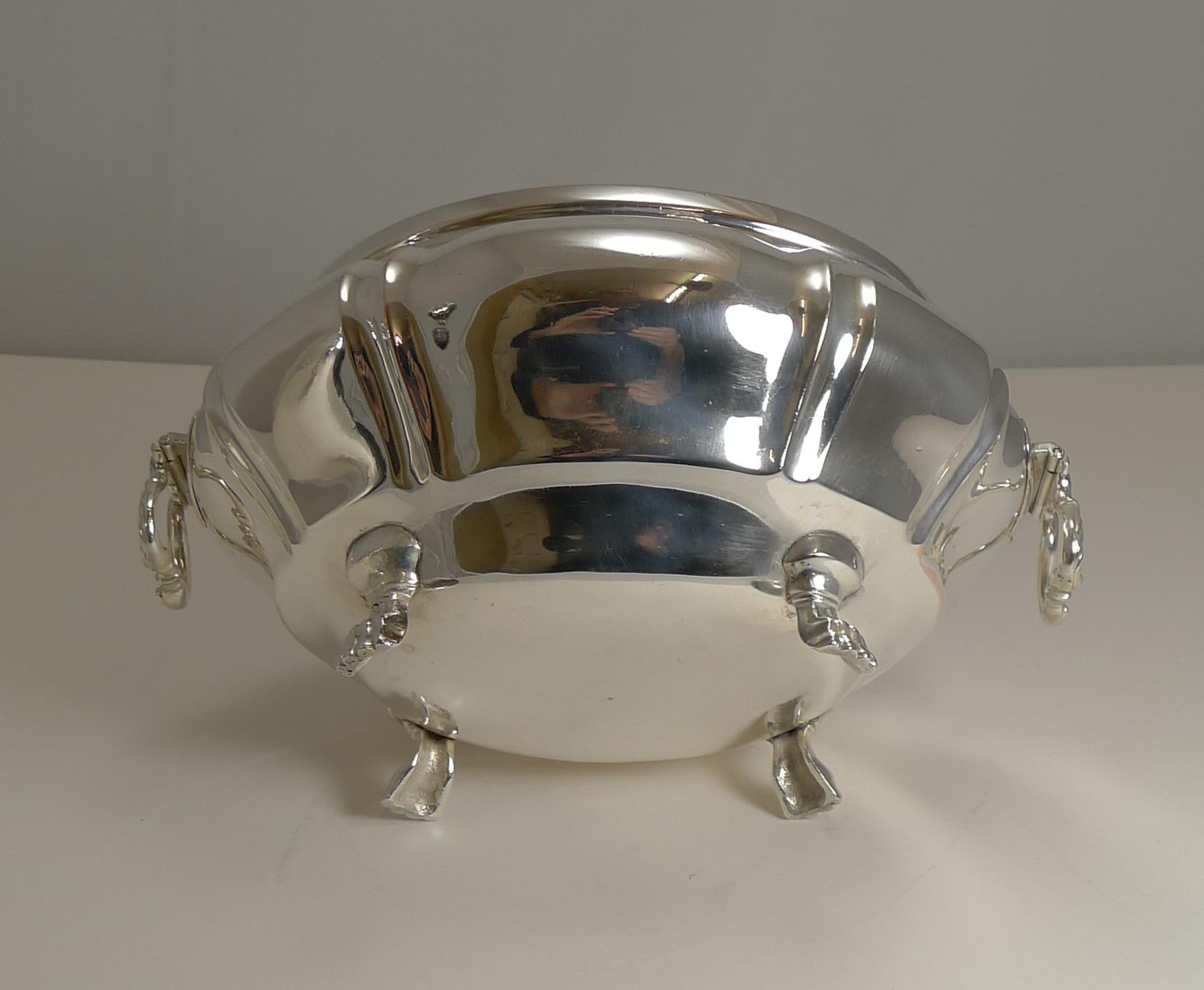 Small Antique English Silver Plated Tureen, circa 1850 In Good Condition In Bath, GB