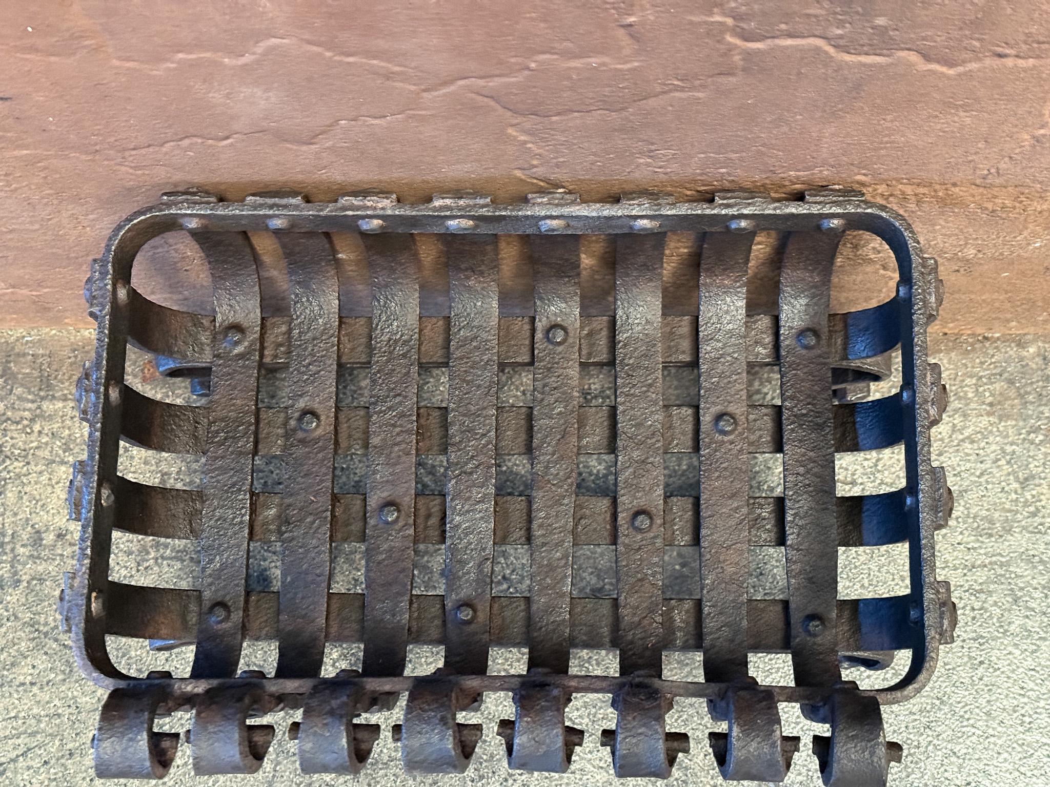 Petite grille de cheminée victorienne anglaise, grille de cheminée, 19ème siècle en vente 7
