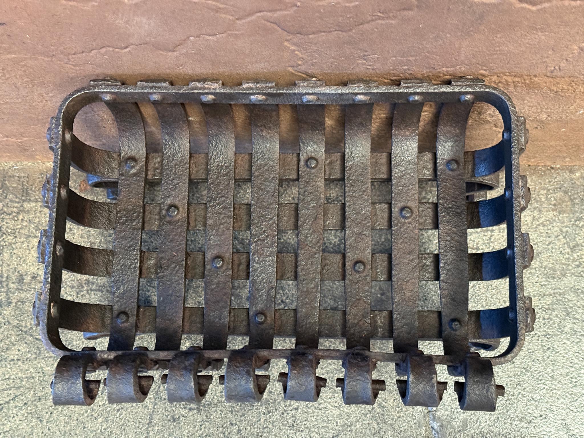 Petite grille de cheminée victorienne anglaise, grille de cheminée, 19ème siècle en vente 8