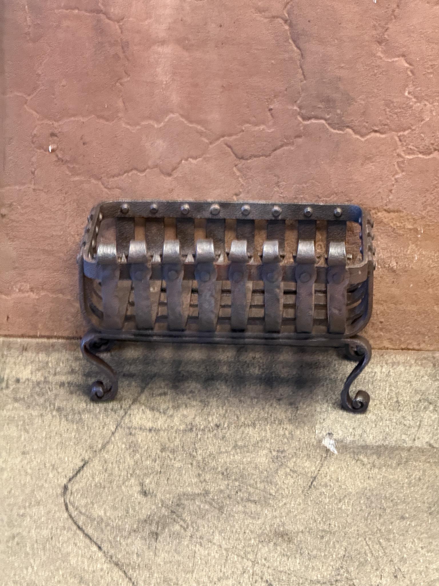 Victorien Petite grille de cheminée victorienne anglaise, grille de cheminée, 19ème siècle en vente