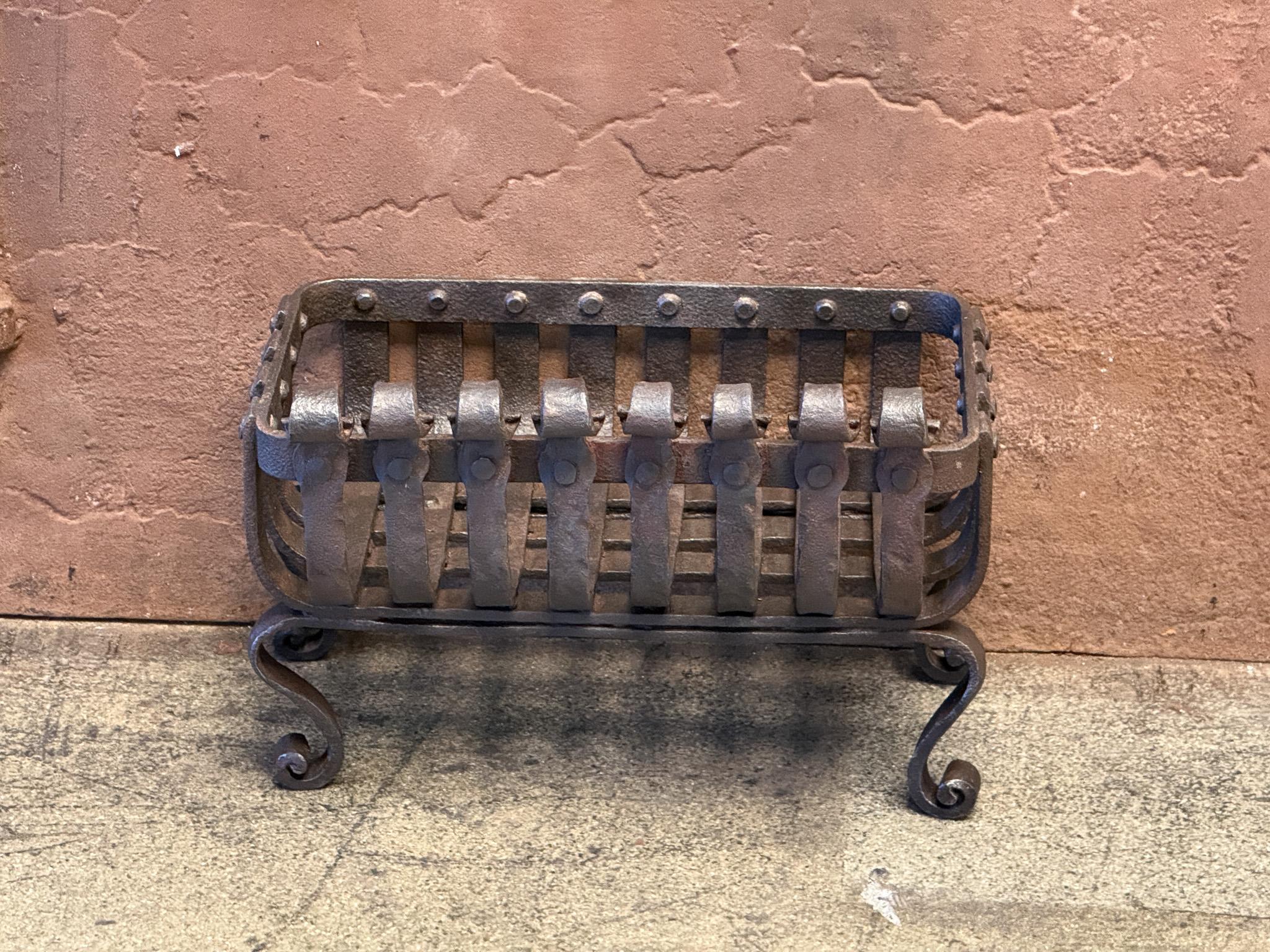 Forgé Petite grille de cheminée victorienne anglaise, grille de cheminée, 19ème siècle en vente