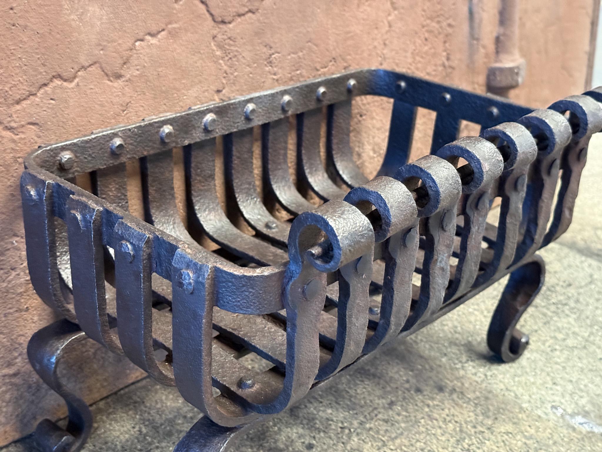 Fer forgé Petite grille de cheminée victorienne anglaise, grille de cheminée, 19ème siècle en vente