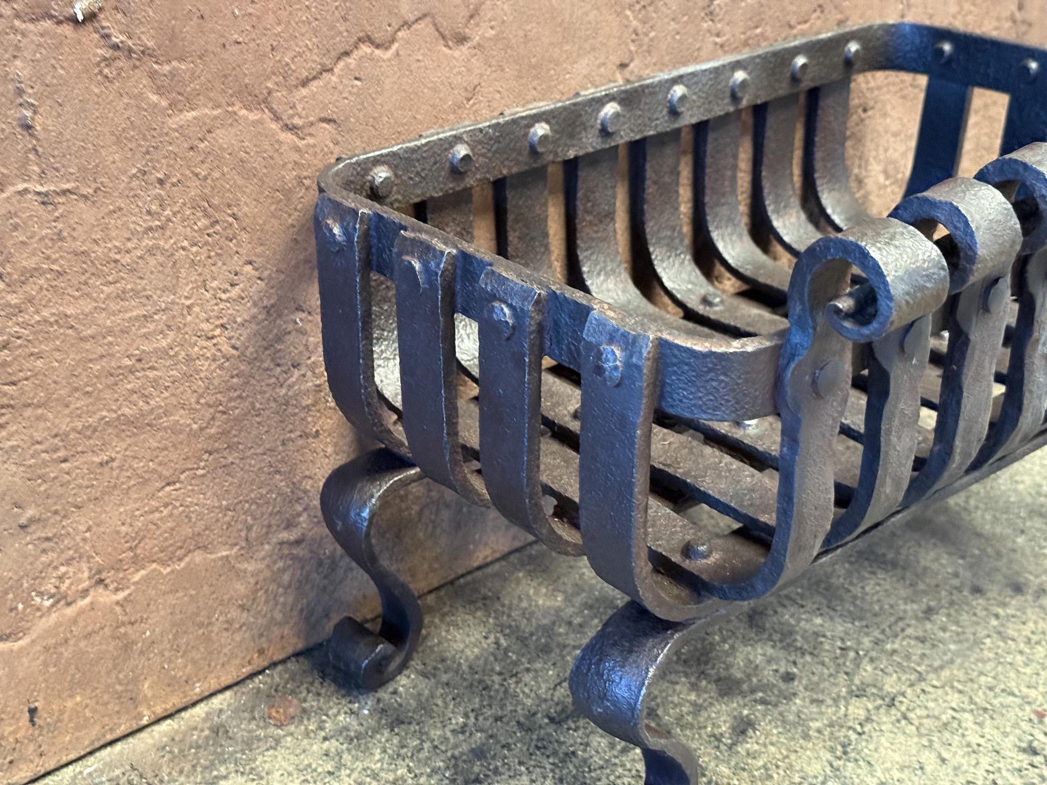 Petite grille de cheminée victorienne anglaise, grille de cheminée, 19ème siècle en vente 1