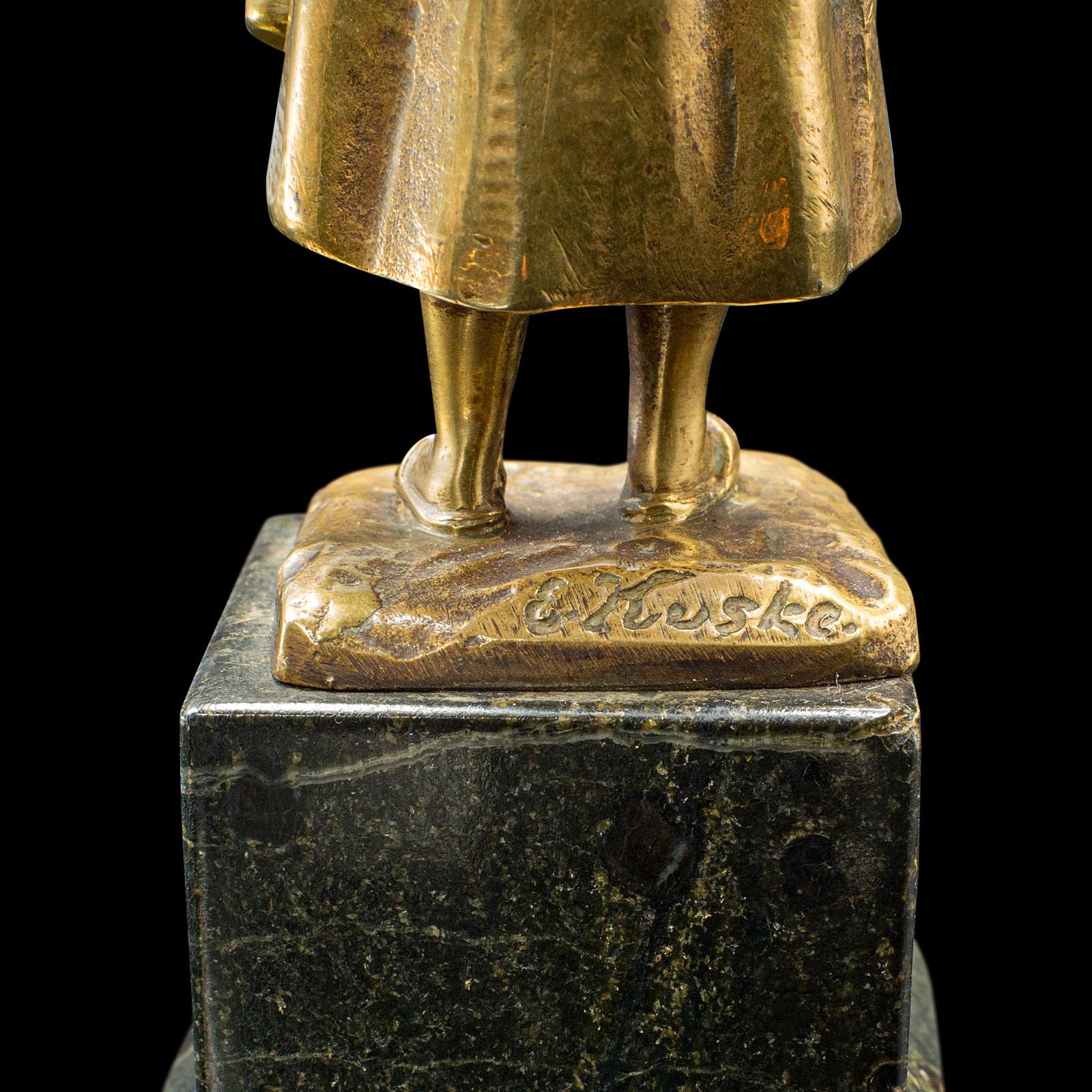 Piccola figura antica di contadina, francese, bronzo, statuetta, provinciale, C.C. in vendita 4