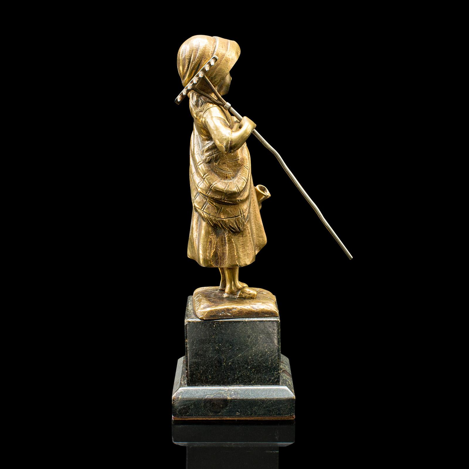 Stile provenzale Piccola figura antica di contadina, francese, bronzo, statuetta, provinciale, C.C. in vendita