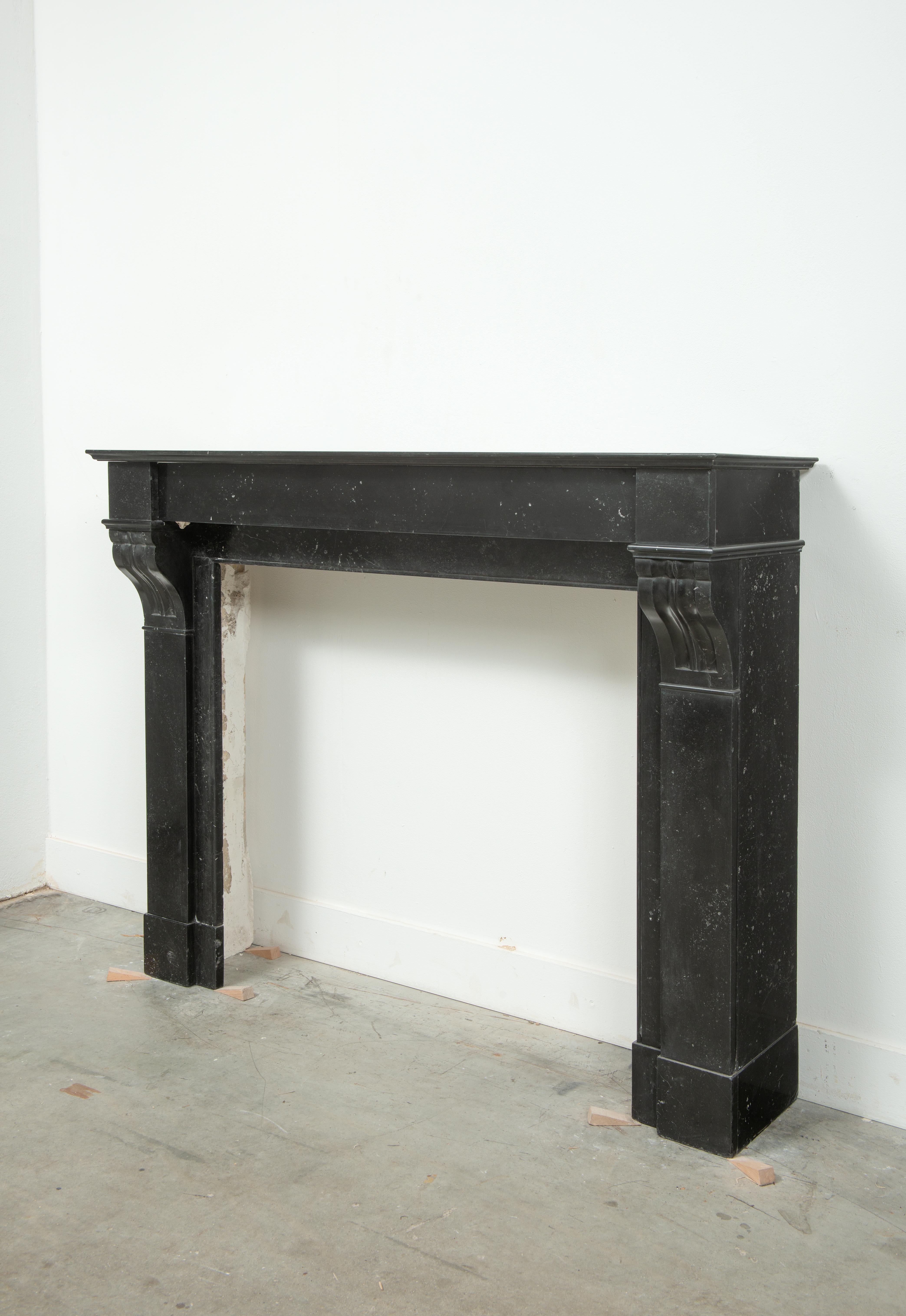 Piccolo caminetto antico con In condizioni buone in vendita a Haarlem, Noord-Holland