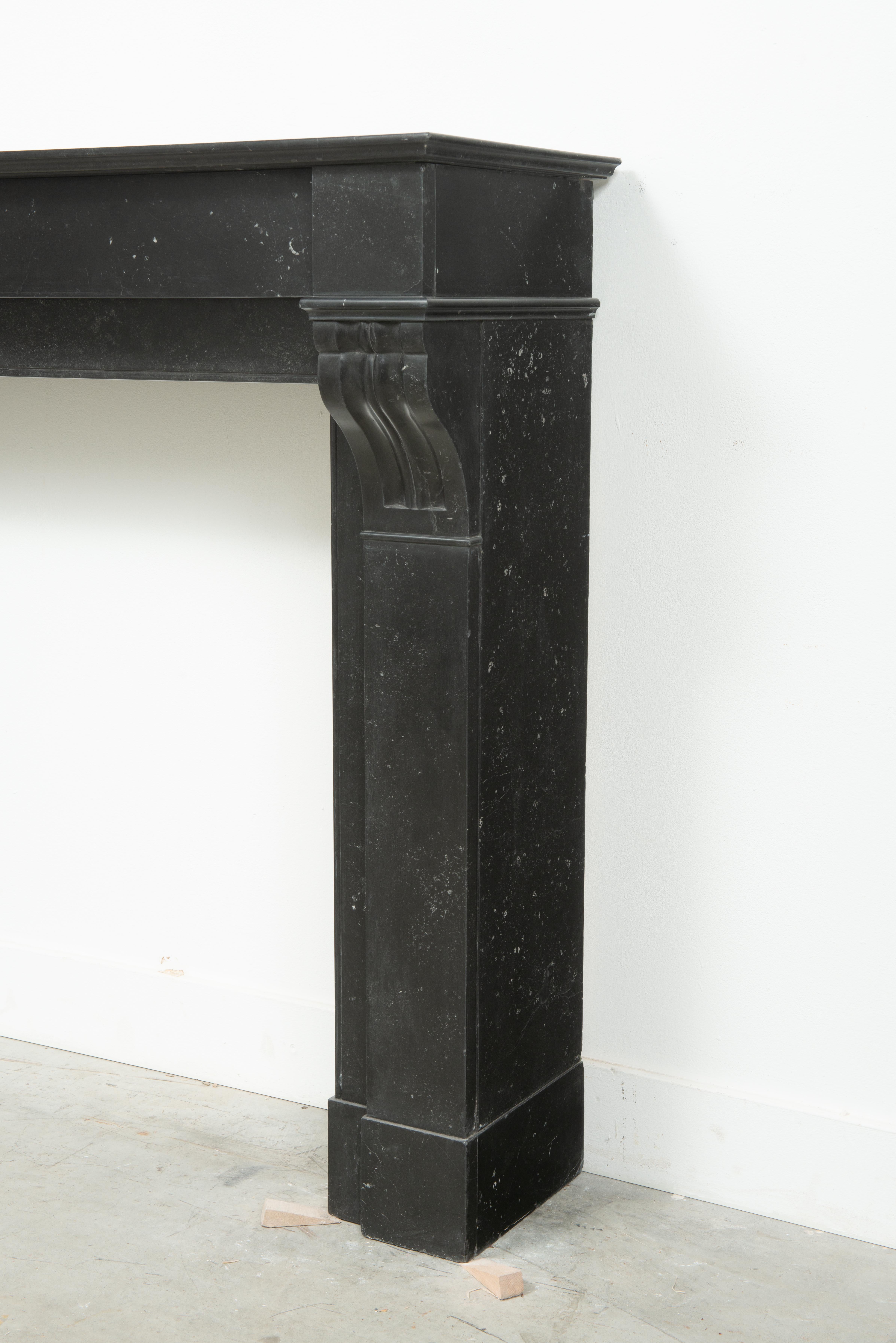 XIX secolo Piccolo caminetto antico con in vendita