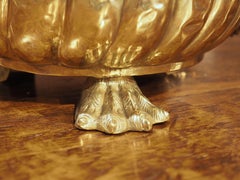 Antike französische Repousse-Jardinière oder Übertöpfe aus Messing mit Löwen, Pfotenfüßen