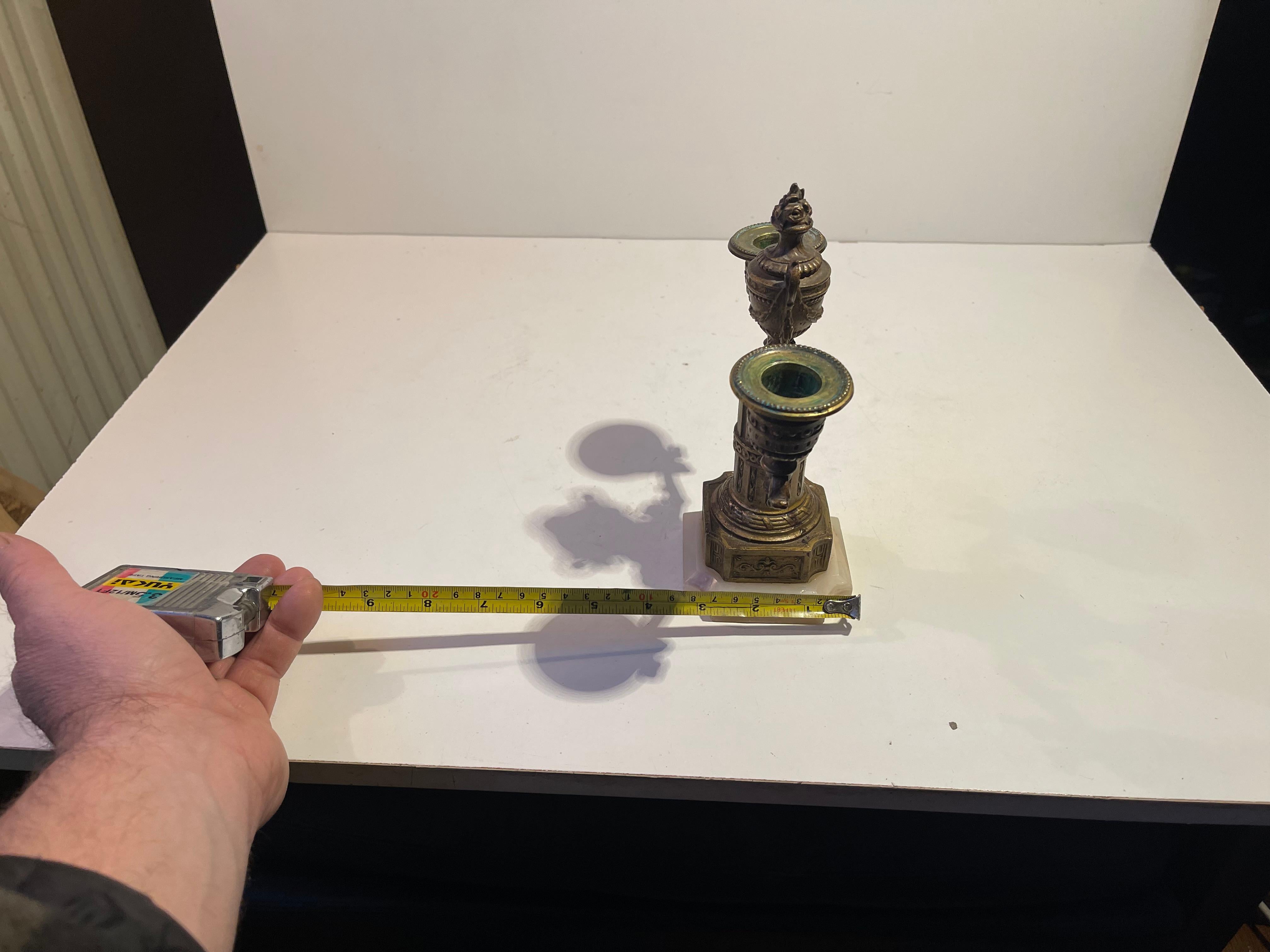 Piccolo candelabro francese antico in bronzo dorato, stile Luigi XVI in vendita 2