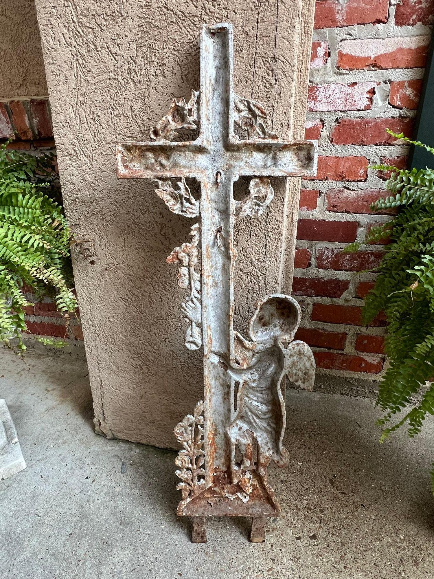 SMALL Antique French Cast Iron Cemetery Cross Crucifix Child Angel Garden Chapel For Sale 7