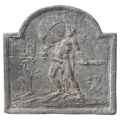 Petite plaque de cheminée / dosseret 'Hercule et le Ciel' français ancien