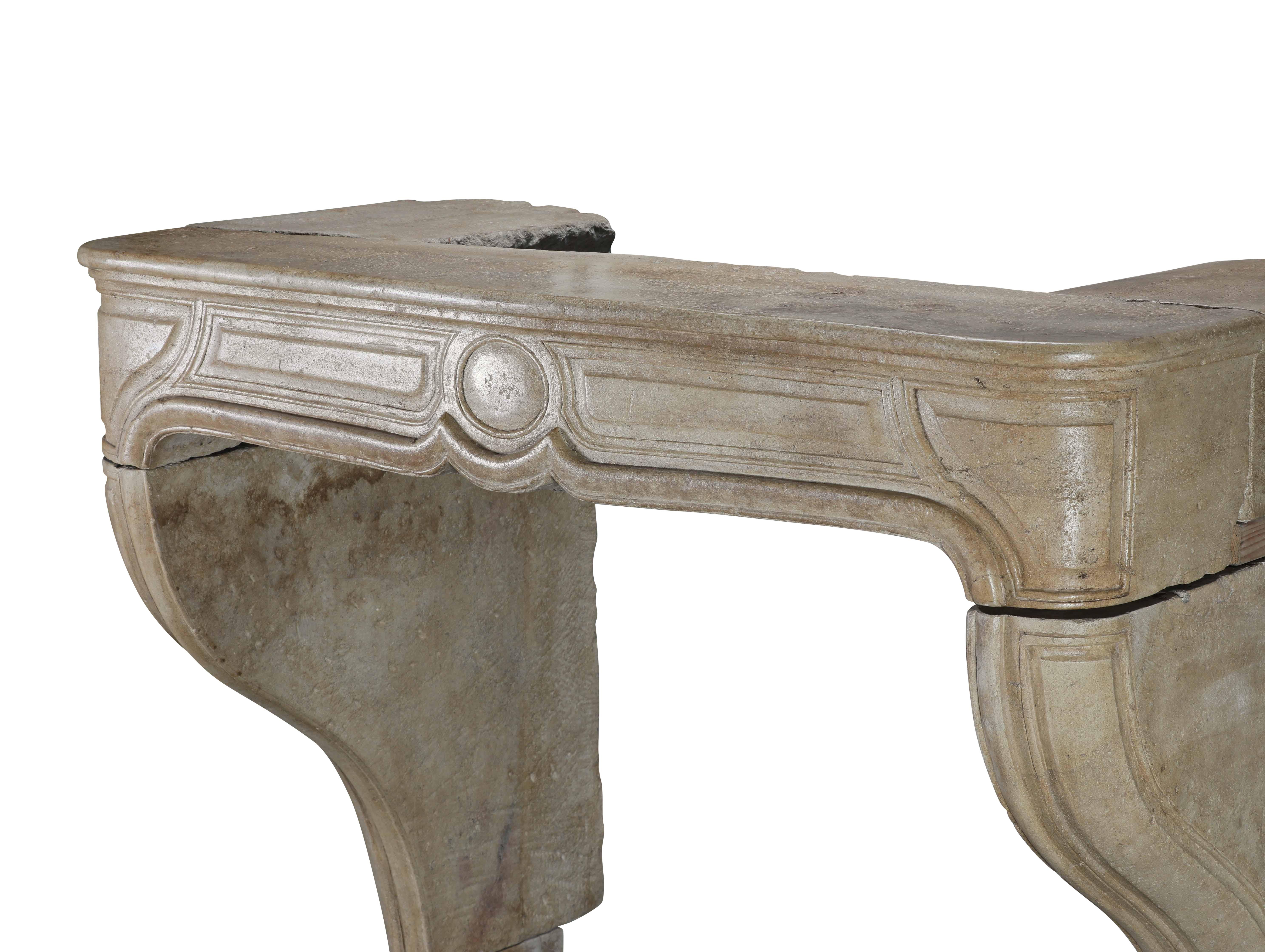 Petite cheminée française ancienne Louis XIV en grès du 18ème siècle en vente 6