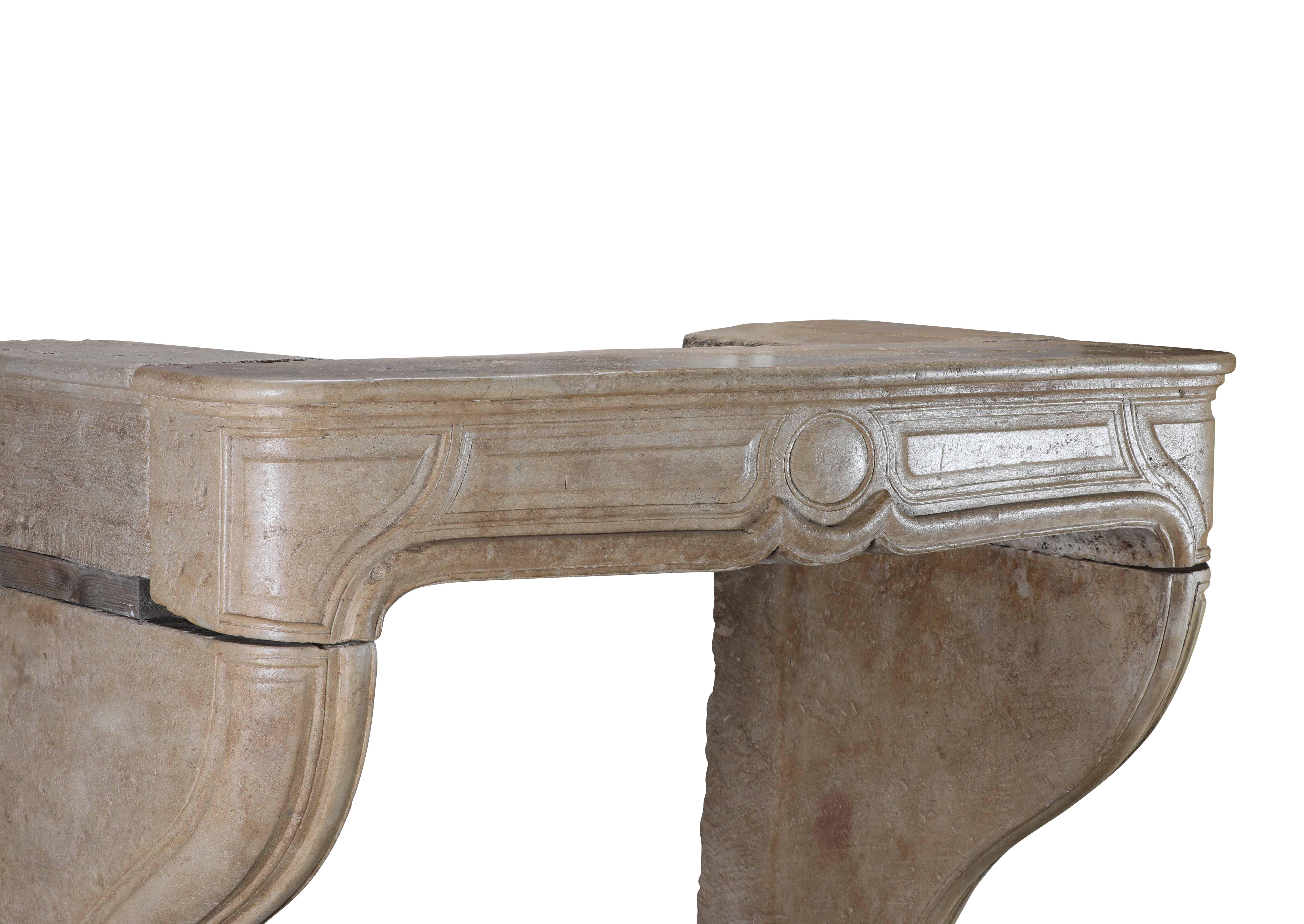 Petite cheminée française ancienne Louis XIV en grès du 18ème siècle en vente 8