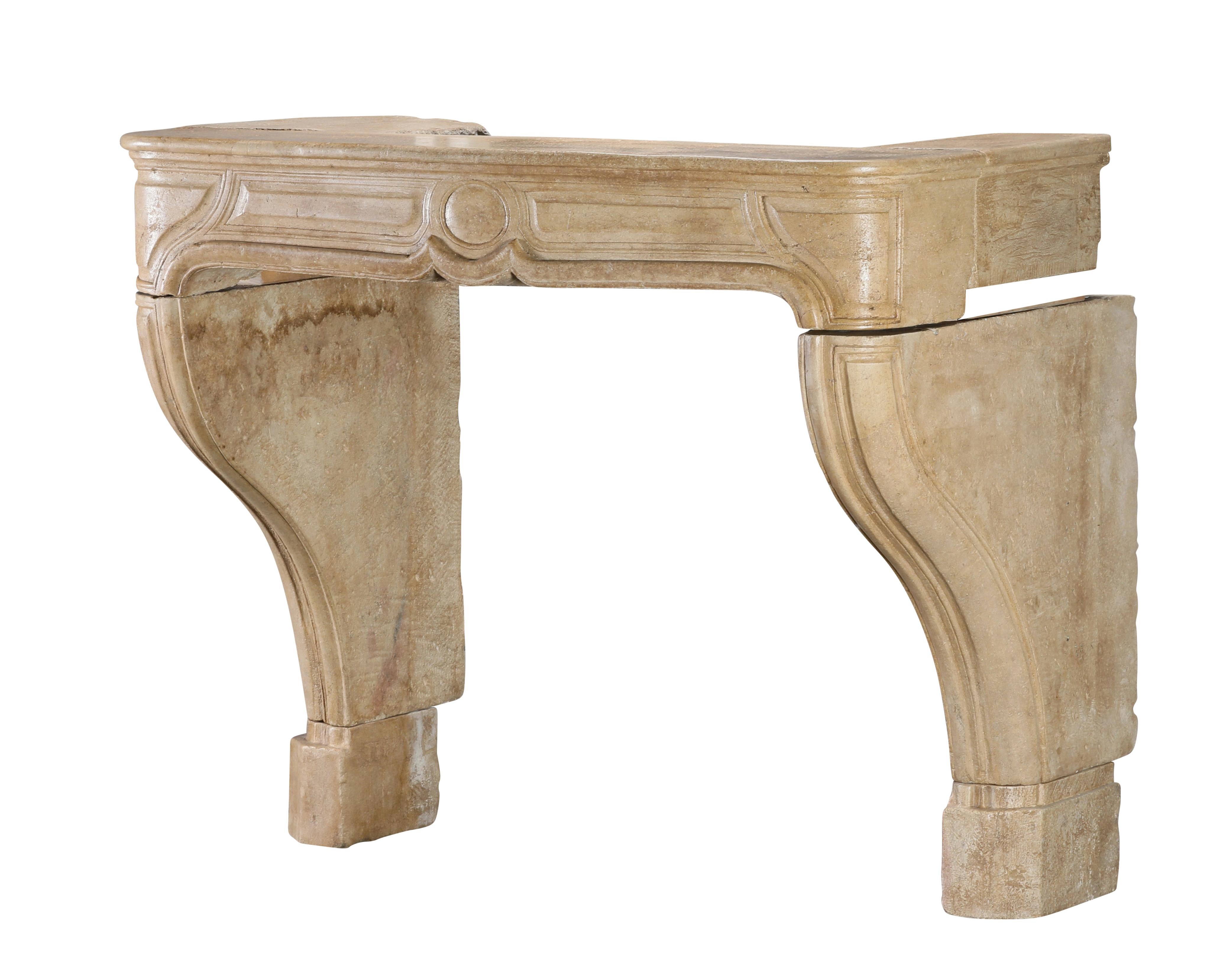 Petite cheminée française ancienne Louis XIV en grès du 18ème siècle en vente 9