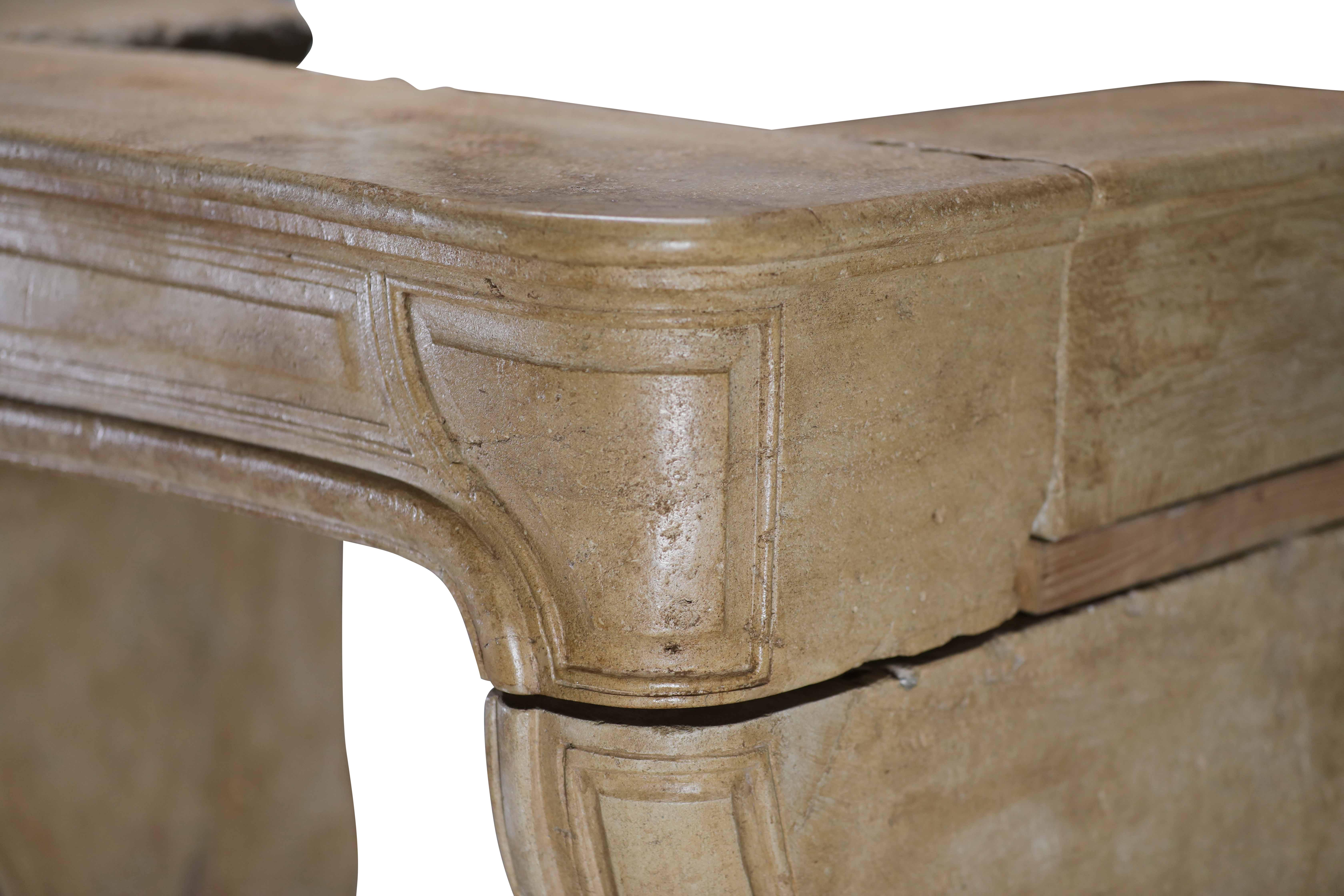Petite cheminée française ancienne Louis XIV en grès du 18ème siècle en vente 12