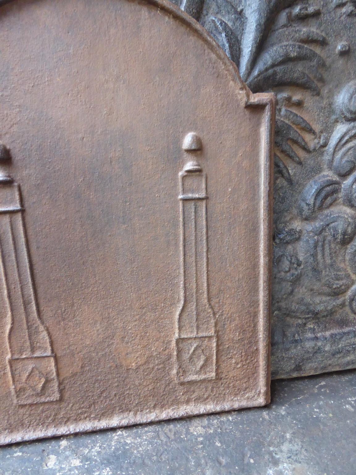 Small Antique French Neoclassical 'Pillars of Freedom' Fireback / Backsplash In Good Condition For Sale In Amerongen, NL