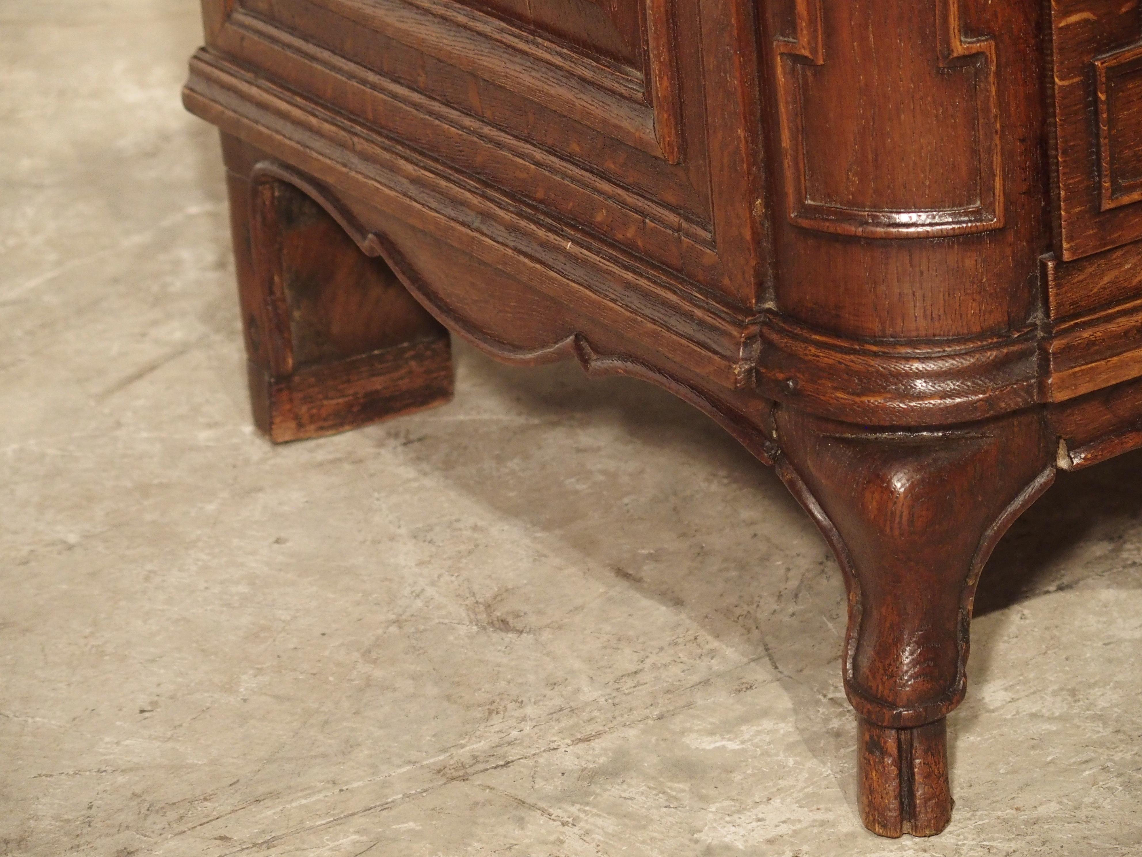 Small Antique French Oak Commode with Marble Top, circa 1770 2