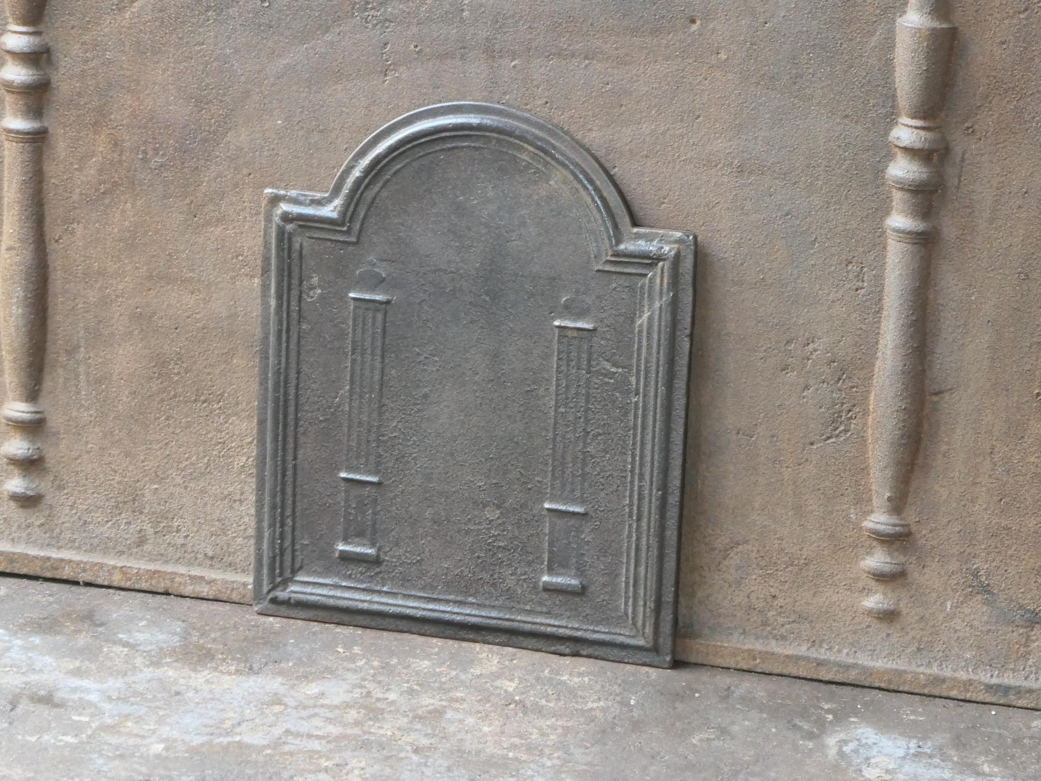 Antike französische „Pillars of Freedom“-Kaminplatten mit Kaminschirm und Rückseite, 19. Jahrhundert. (Eisen) im Angebot