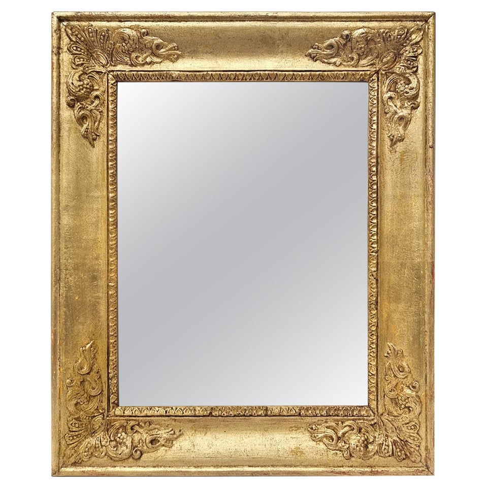 Piccolo specchio da parete in legno dorato in stile "Restauration" francese, circa 1890