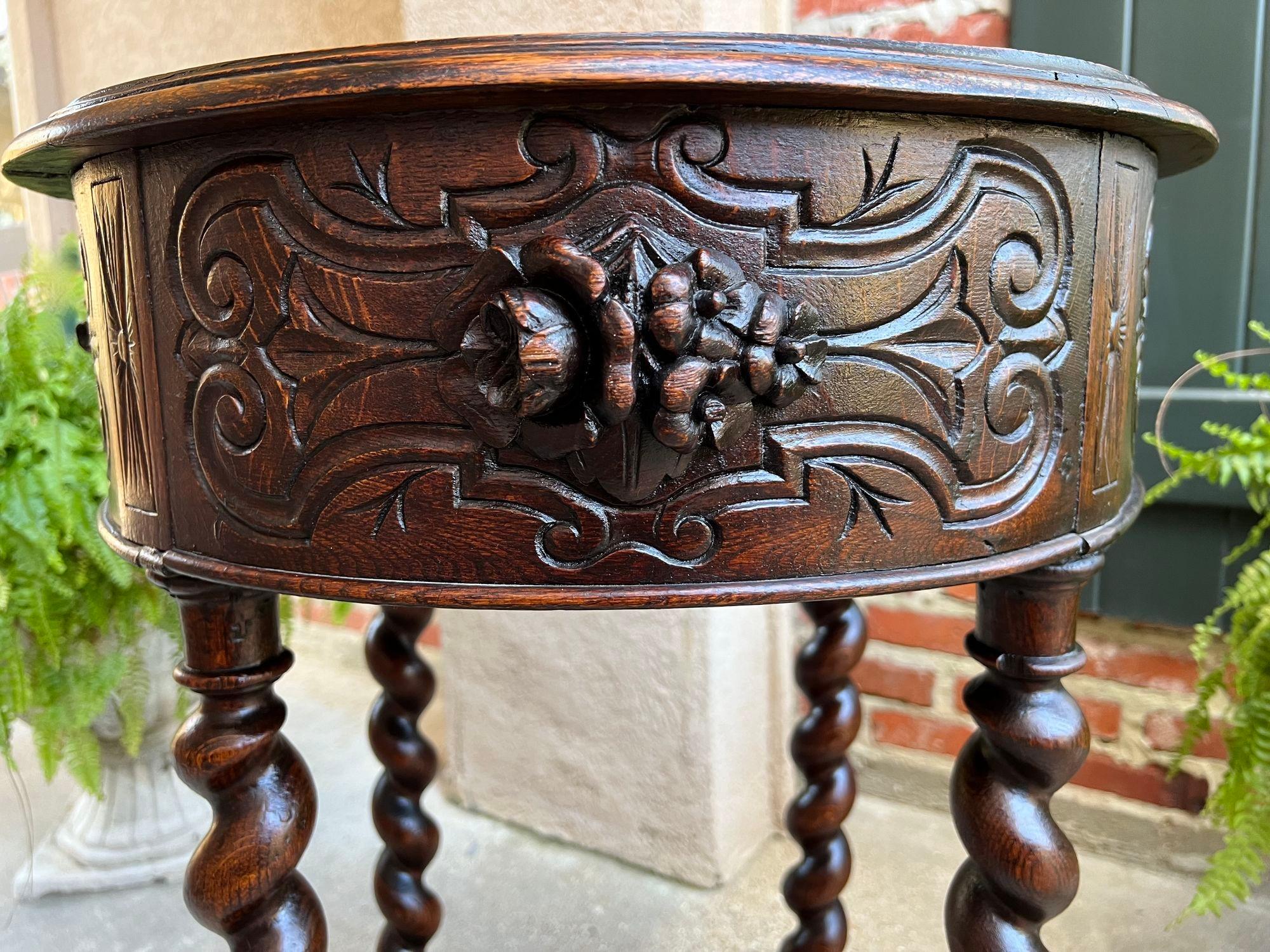 Small Antique French ROUND Center Side TABLE Barley Twist Renaissance Carved Oak In Good Condition For Sale In Shreveport, LA