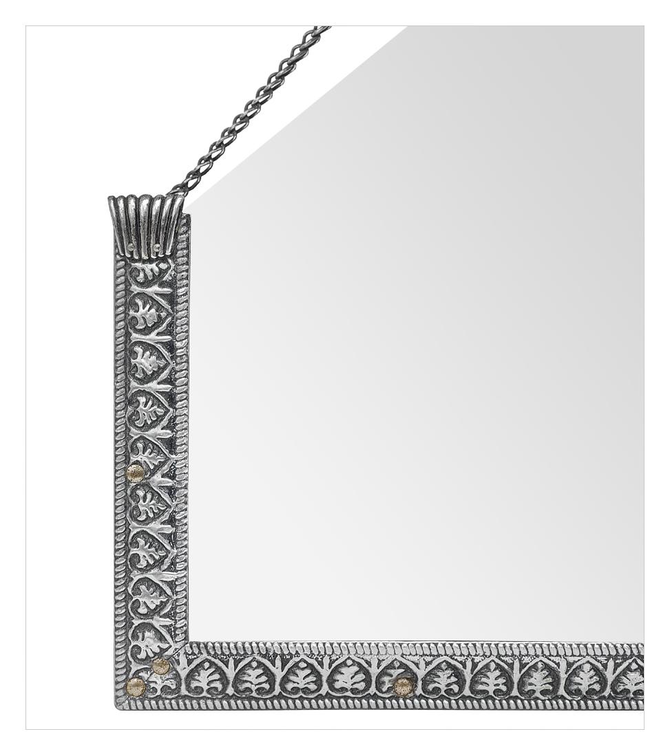 Art déco Petit Antique Mirror Français en métal repoussé, circa 1930 en vente