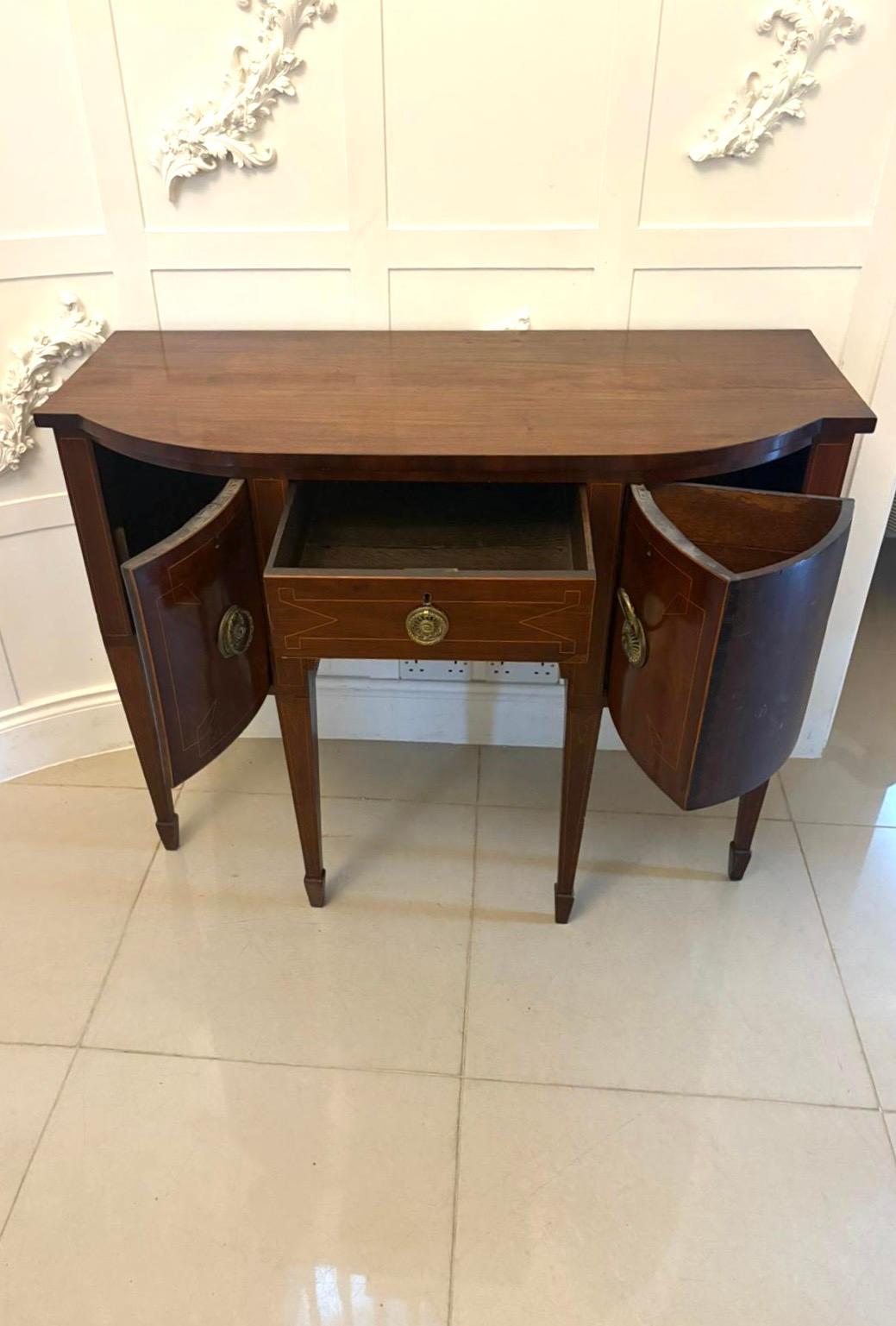 Small Antique George III Quality Inlaid Figured Mahogany Sideboard In Good Condition For Sale In Suffolk, GB