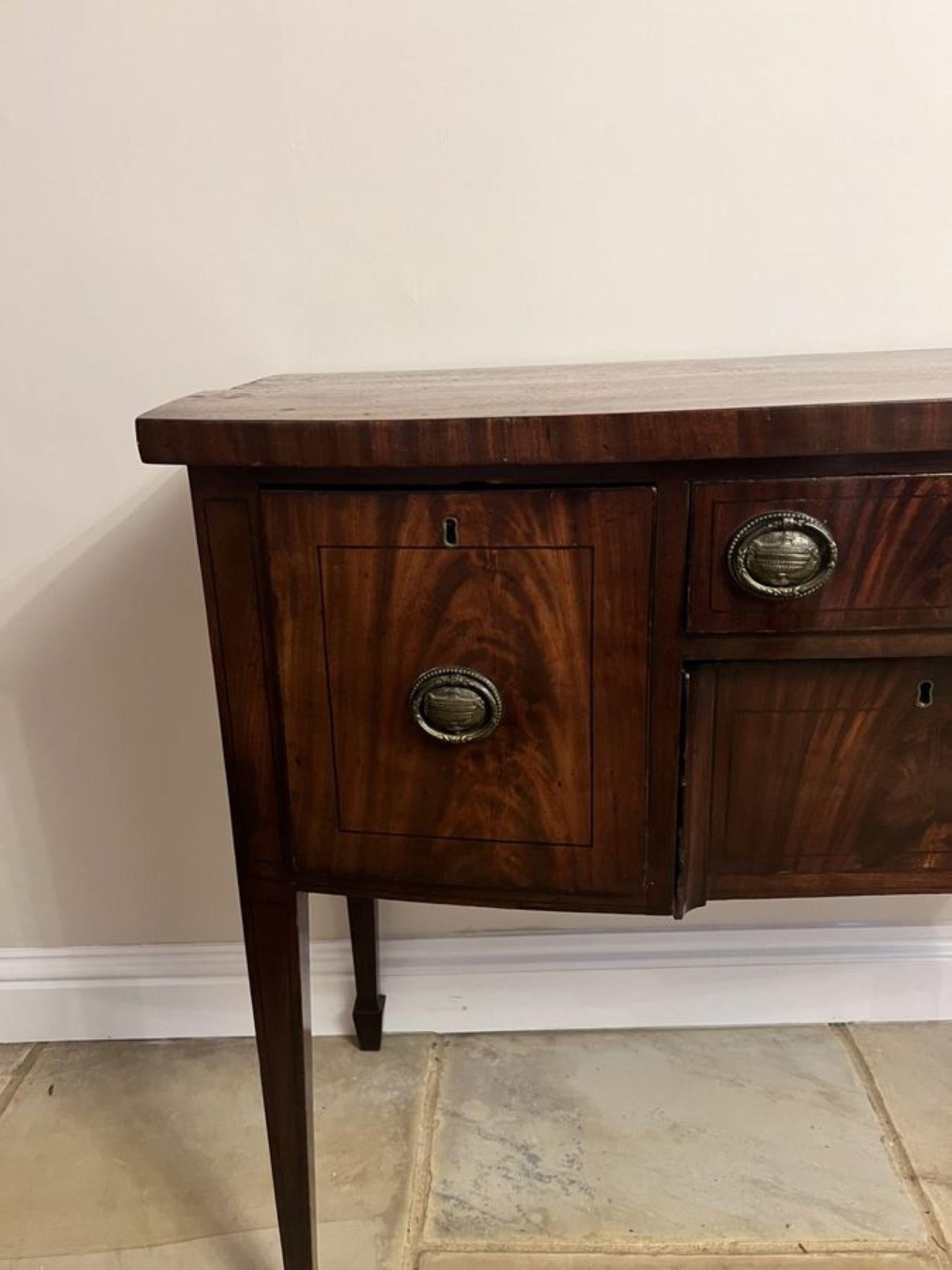 Small antique George III quality mahogany bow fronted sideboard  In Good Condition For Sale In Ipswich, GB