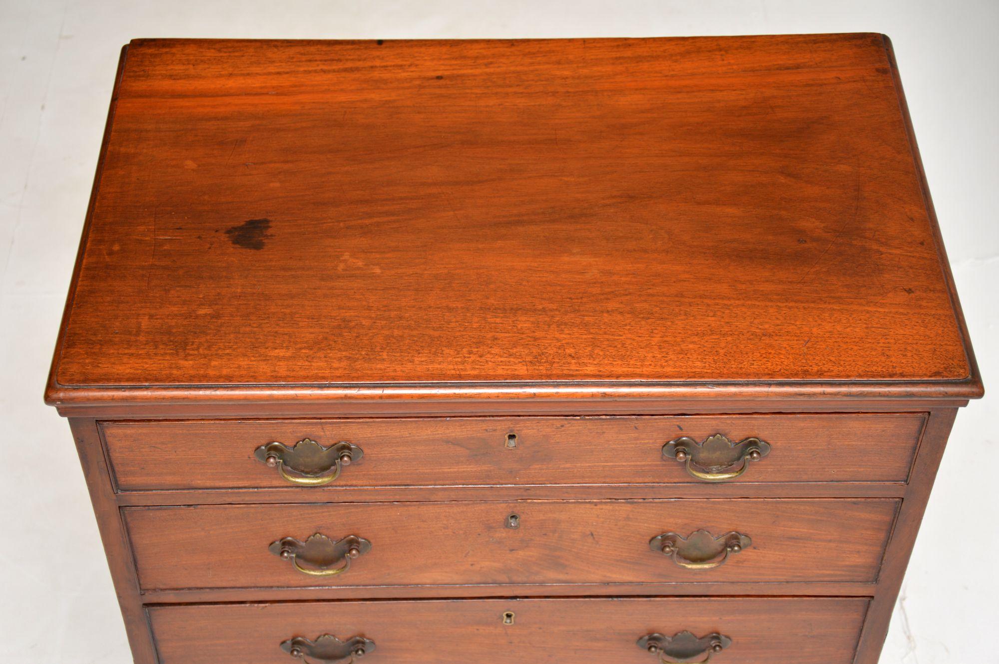 Small Antique Georgian Chest of Drawers 2