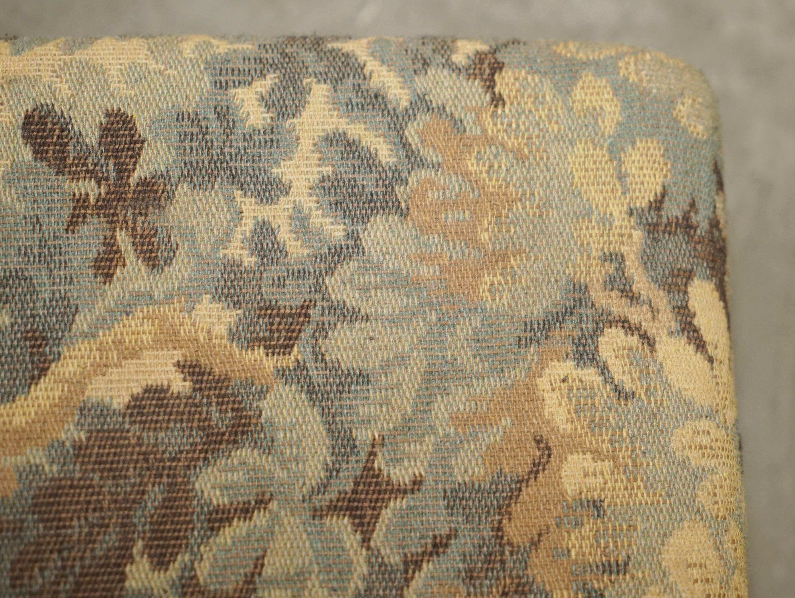SMALL ANTIQUE GEORGIAN STYLE ENGLiSH COUNTRY HOUSE FOOTSTOOL EMBROIDERED TOP 7