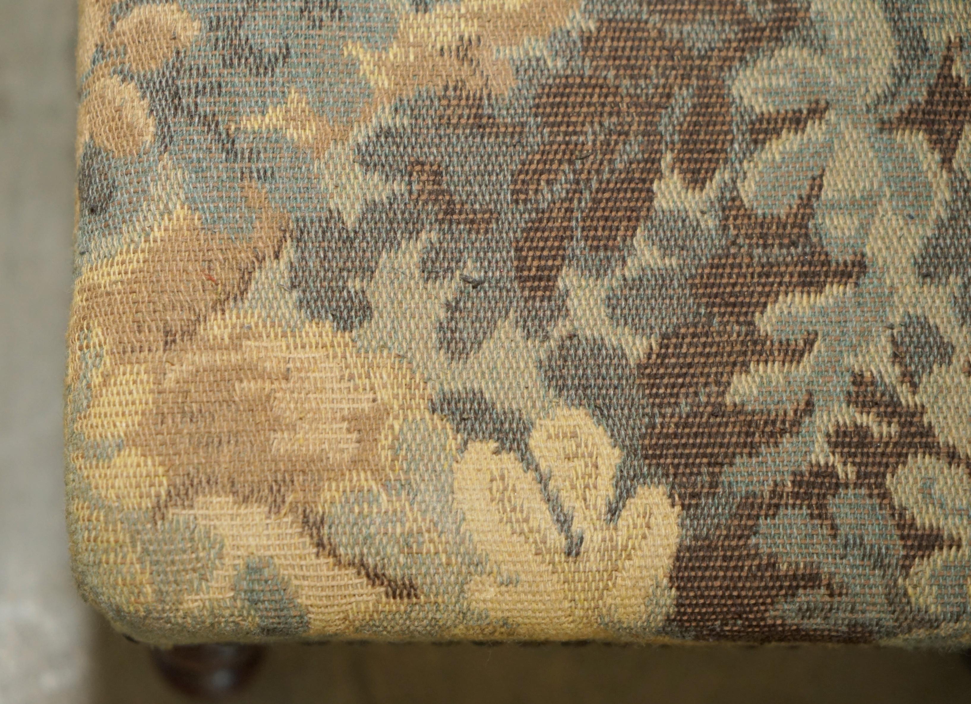 SMALL ANTIQUE GEORGIAN STYLE ENGLiSH COUNTRY HOUSE FOOTSTOOL EMBROIDERED TOP 8