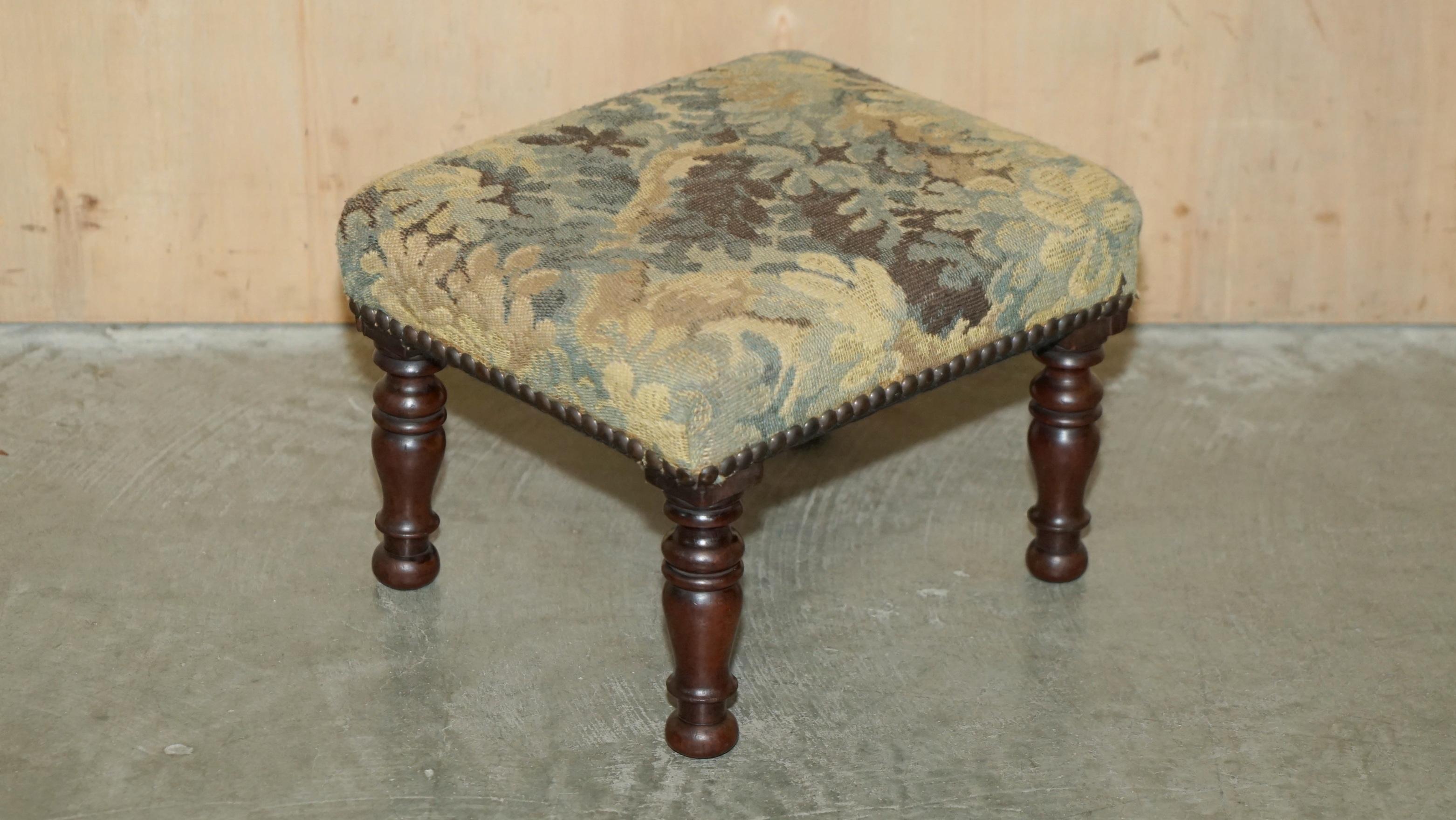 Royal House Antiques

Royal House Antiques is delighted to offer for sale this lovely small English Country House circa 1920's Embroidered footstool designed to go with a wingback armchair

Please note the delivery fee listed is just a guide, it