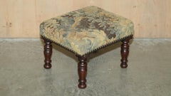SMALL ANTIQUE GEORGIAN STYLE ENGLiSH COUNTRY HOUSE FOOTSTOOL EMBROIDERED TOP