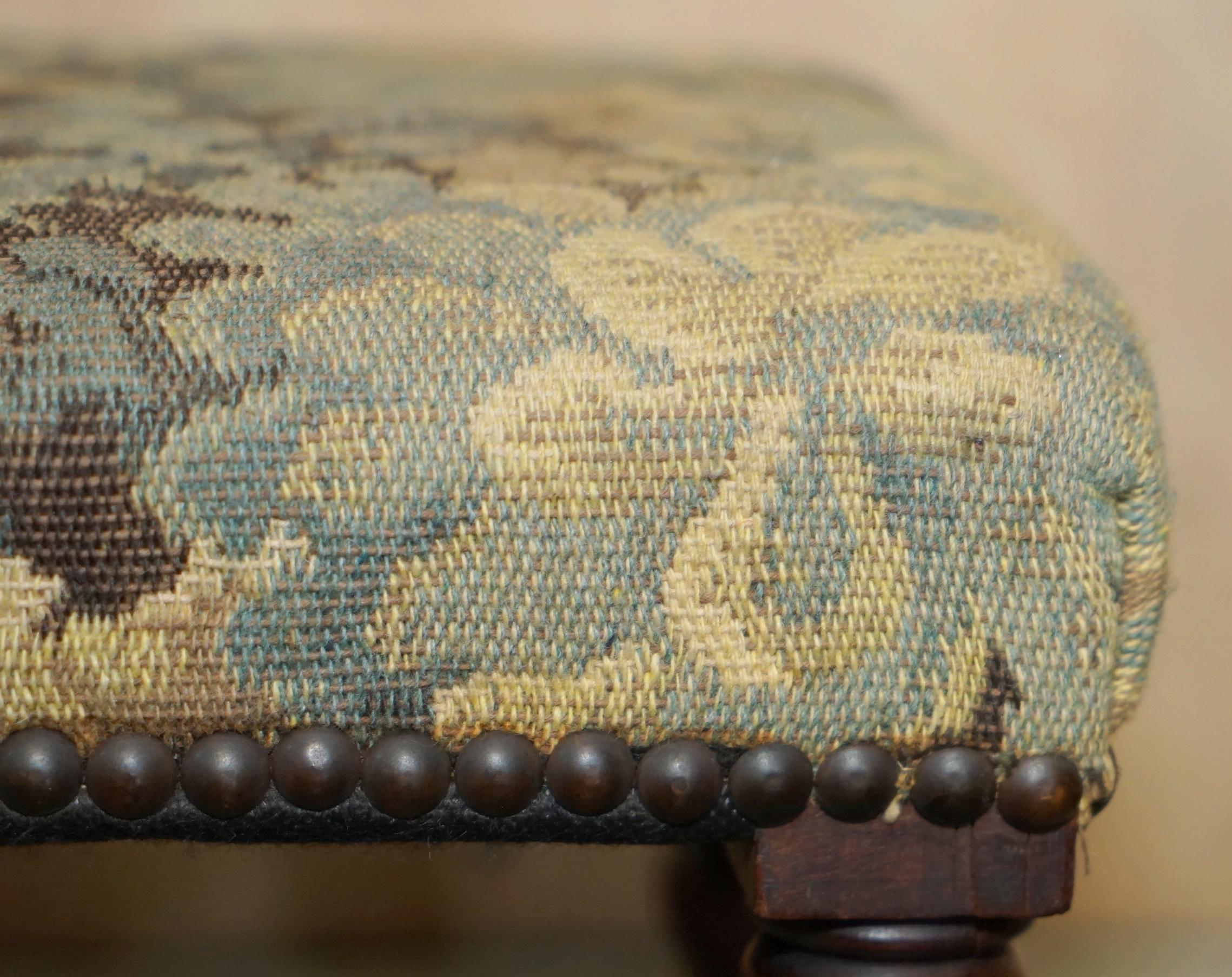 Embroidered SMALL ANTIQUE GEORGIAN STYLE ENGLiSH COUNTRY HOUSE FOOTSTOOL EMBROIDERED TOP