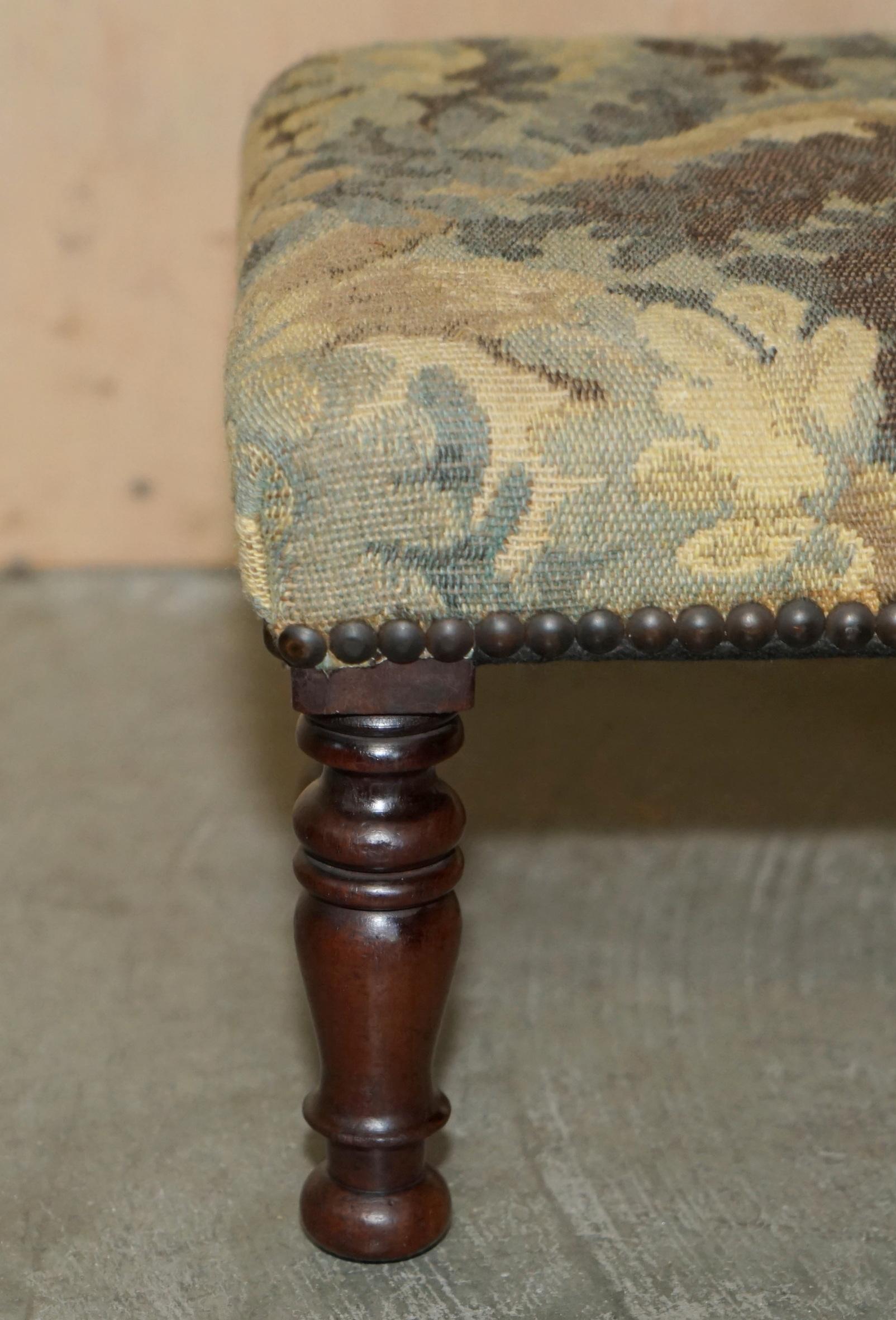 Upholstery SMALL ANTIQUE GEORGIAN STYLE ENGLiSH COUNTRY HOUSE FOOTSTOOL EMBROIDERED TOP For Sale