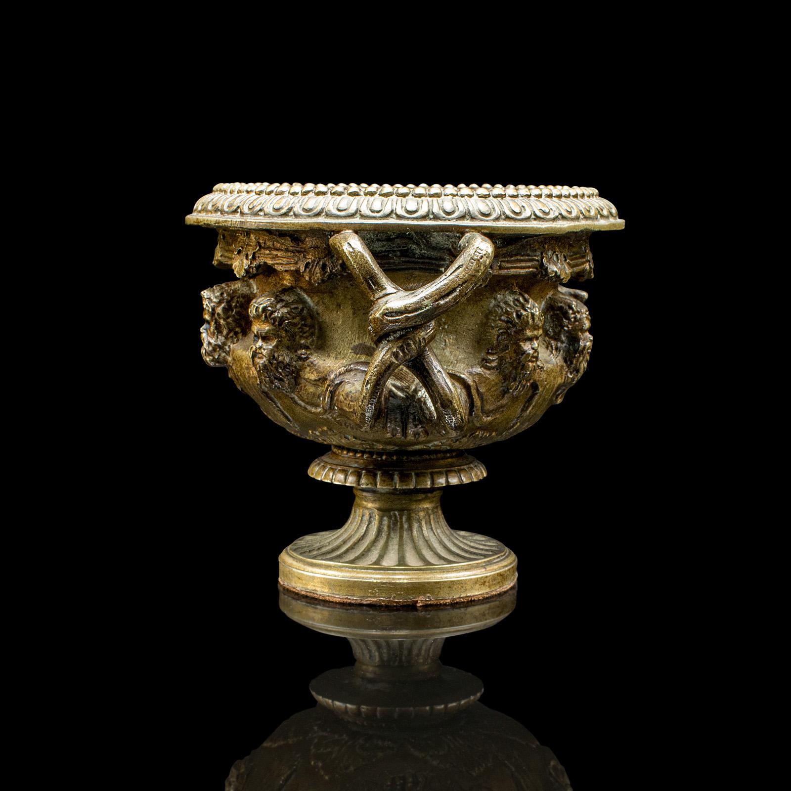 Antike Grand Tour Warwick-Vase, viktorianisches, italienisches Dekor, Pflanzgefäß, um 1850 (Frühviktorianisch) im Angebot