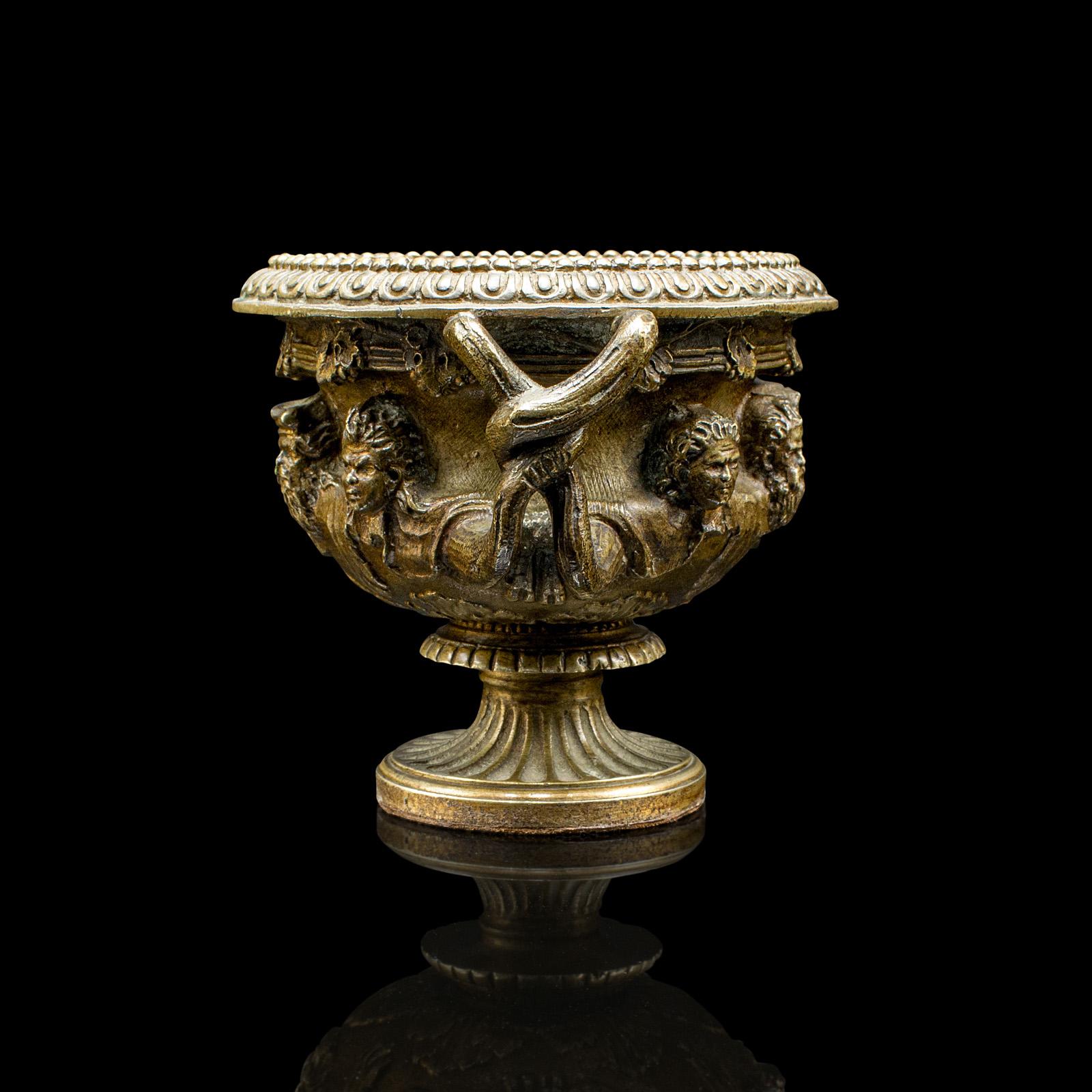 Antike Grand Tour Warwick-Vase, viktorianisches, italienisches Dekor, Pflanzgefäß, um 1850 im Zustand „Gut“ im Angebot in Hele, Devon, GB