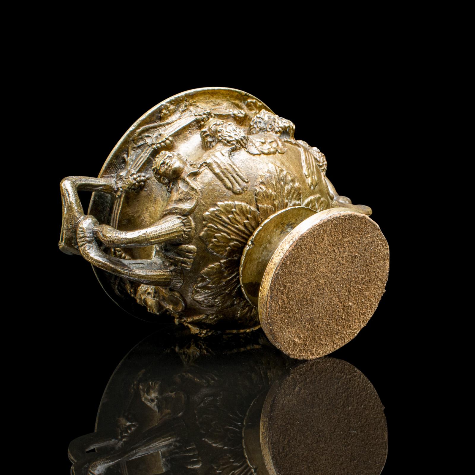 Antike Grand Tour Warwick-Vase, viktorianisches, italienisches Dekor, Pflanzgefäß, um 1850 (Bronze) im Angebot