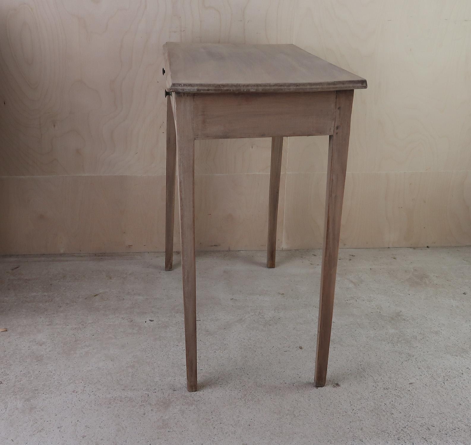 Small Antique Gustavian Style Bleached Side Table. English C.1800 In condizioni buone in vendita a St Annes, Lancashire