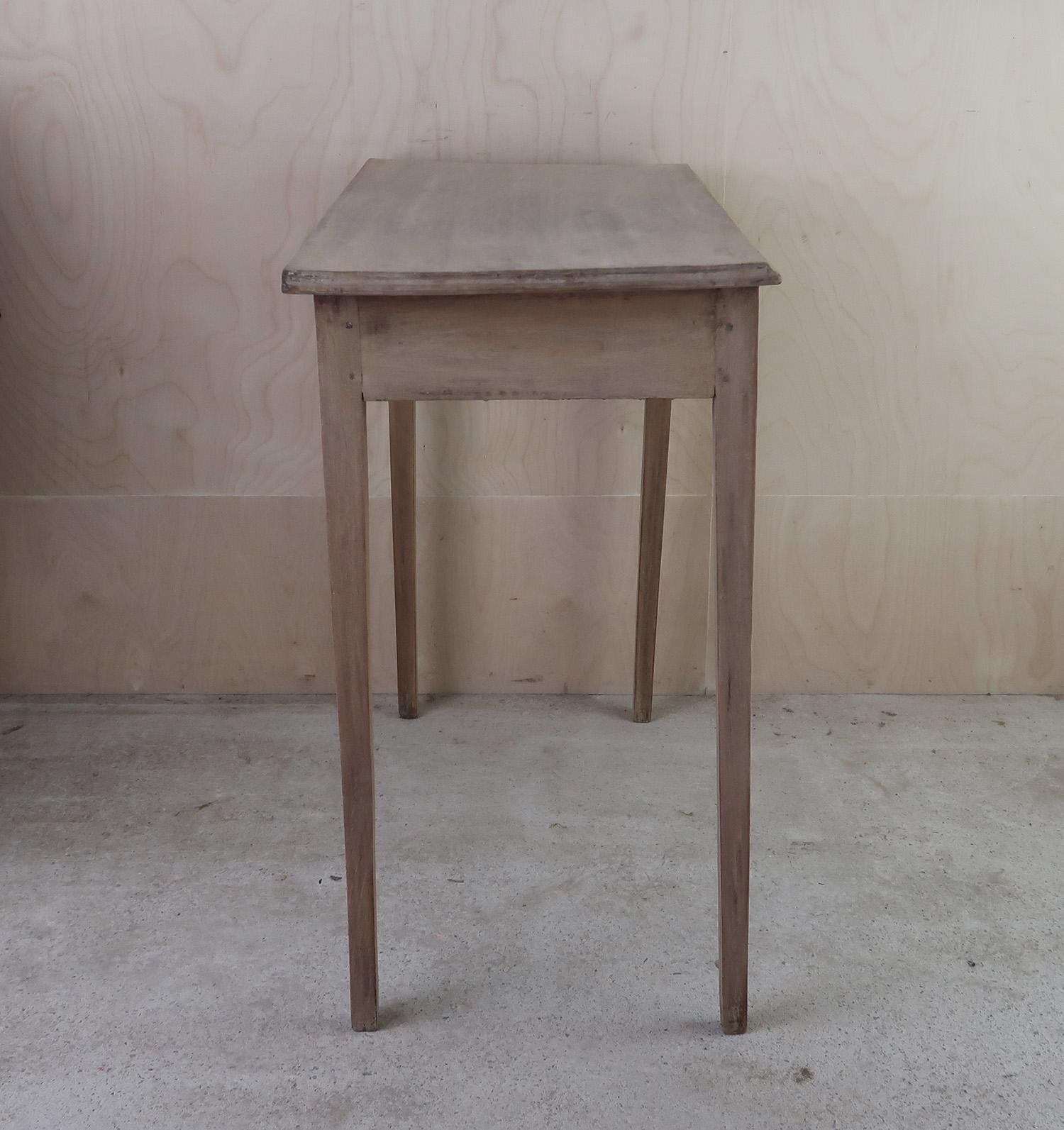 Inizio XIX secolo Small Antique Gustavian Style Bleached Side Table. English C.1800 in vendita