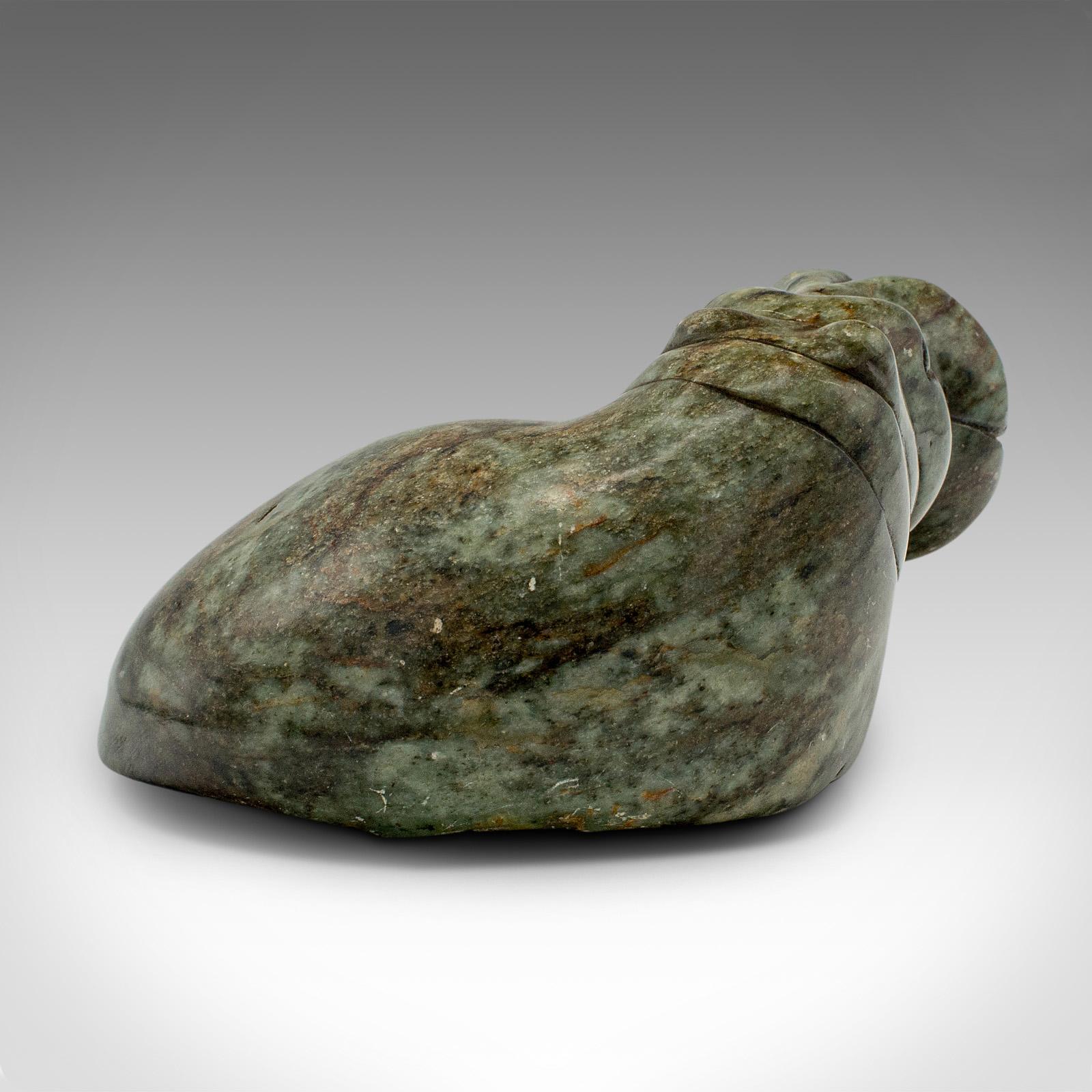 XIXe siècle Petite figurine ancienne d'hippocampe, africaine, pierre de savon, sculptée à la main, victorienne en vente