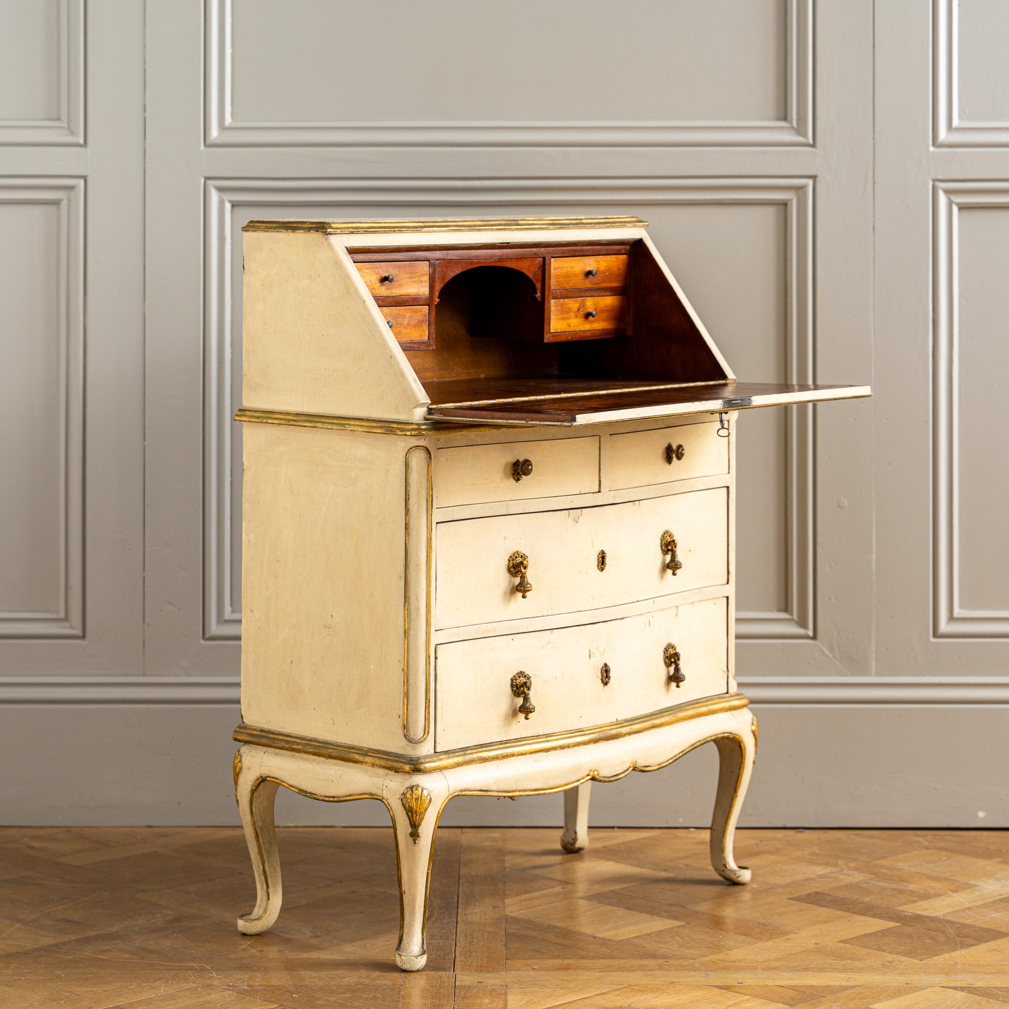 Small Antique Italian Drop-Front Scriban Desk In Original Paint And Gilt Accents im Angebot 3