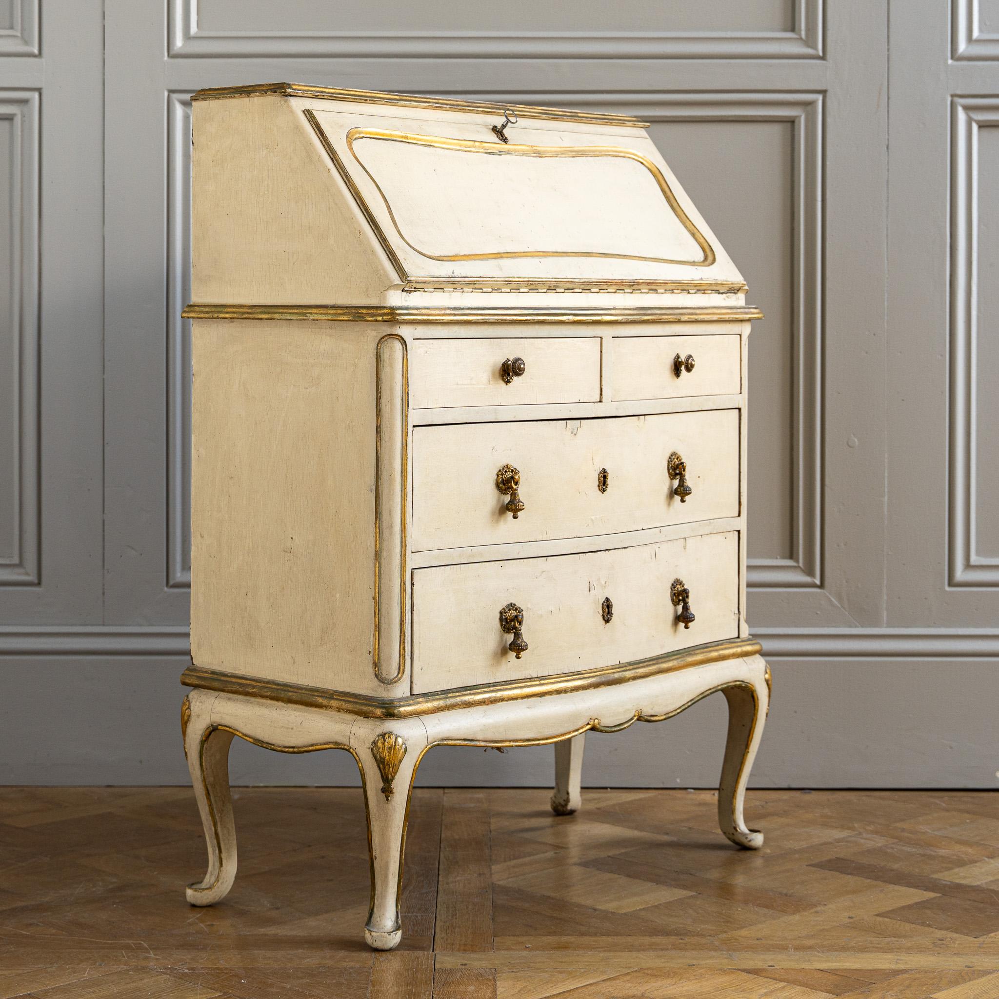 Small Antique Italian Drop-Front Scriban Desk In Original Paint And Gilt Accents im Zustand „Gut“ im Angebot in London, Park Royal