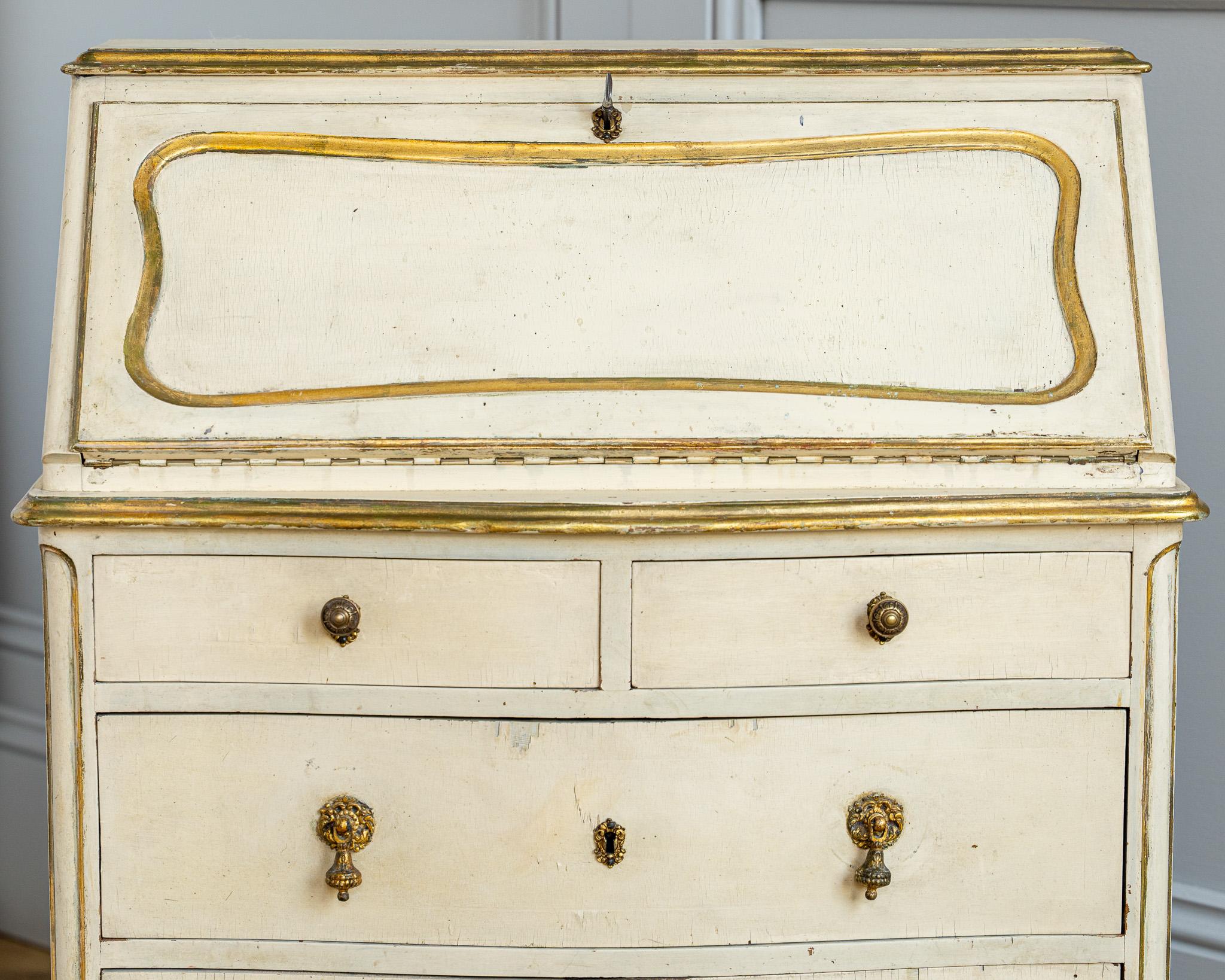 Small Antique Italian Drop-Front Scriban Desk In Original Paint And Gilt Accents im Angebot 1