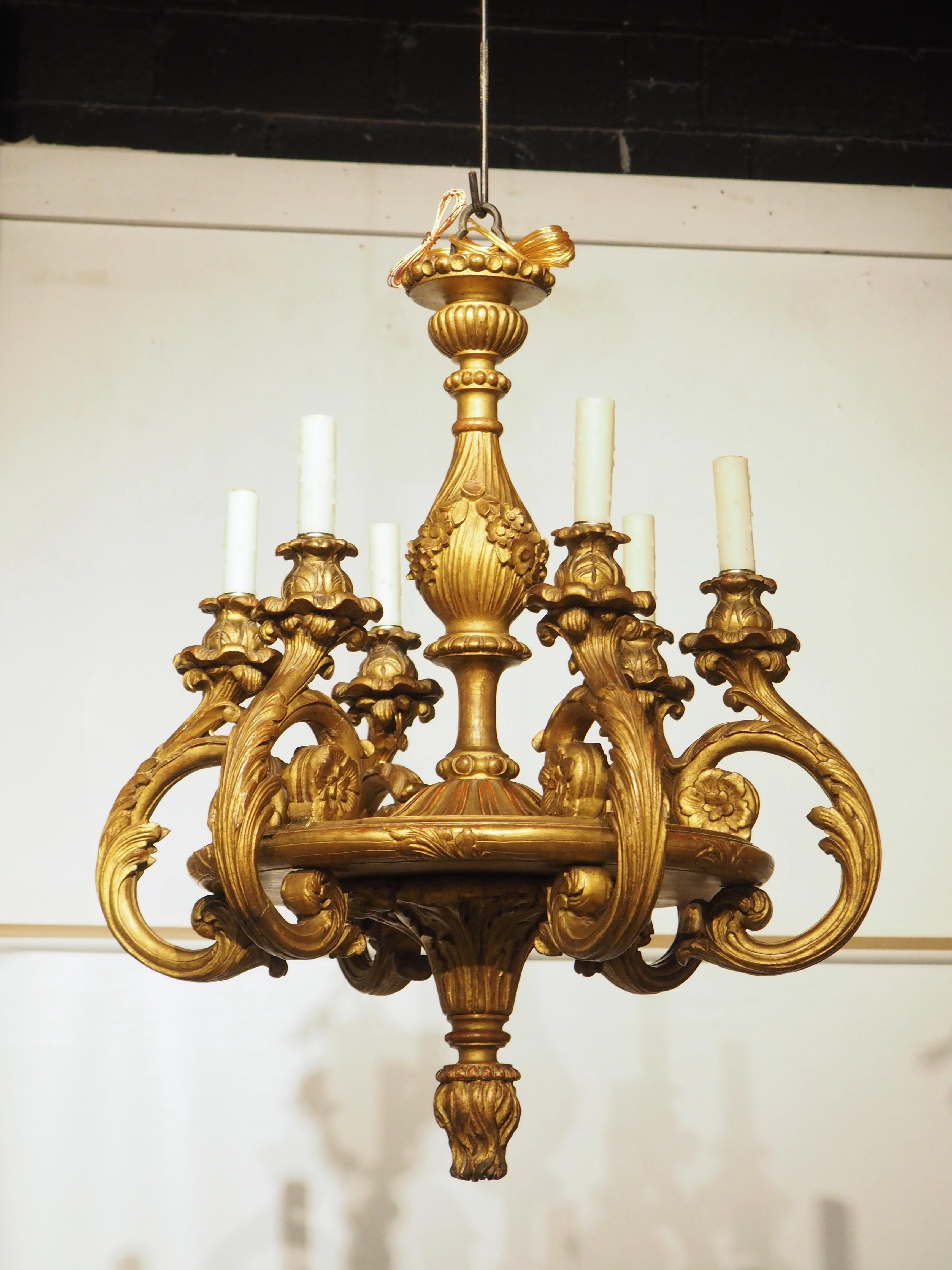Antiker italienischer 6-Licht-Kronleuchter aus vergoldetem Holz, um 1860 im Angebot 10