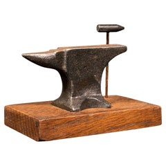 Petit Antique Jeweller''s Anvil anglais, fonte, chêne, décoratif, édouardien