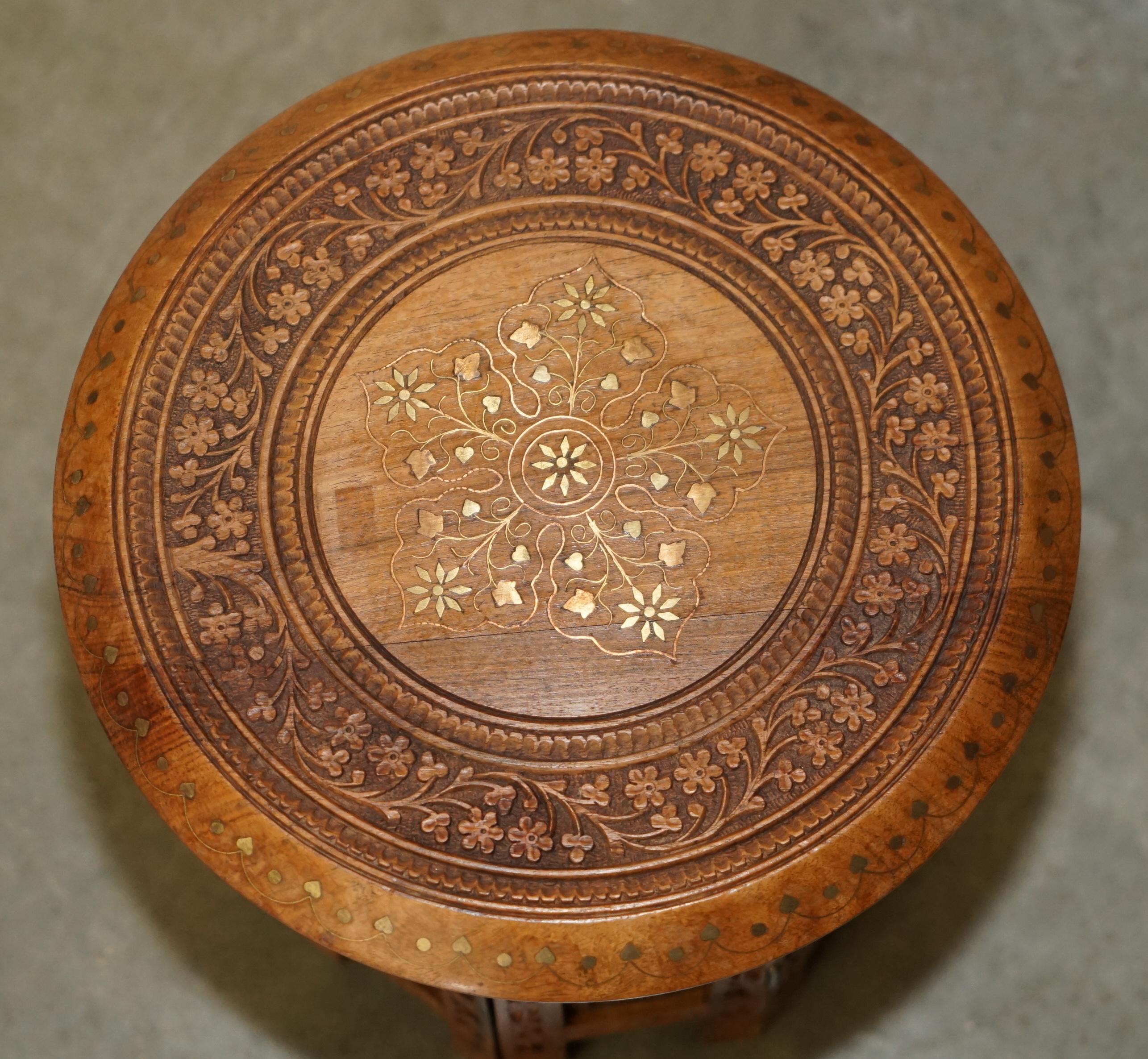 PEQUEÑA MESA PLEGABLE ANTIGUA LIBERTY LONDON CIR 1880 INLAiD SIRIA TALLADA A MANO Sirio