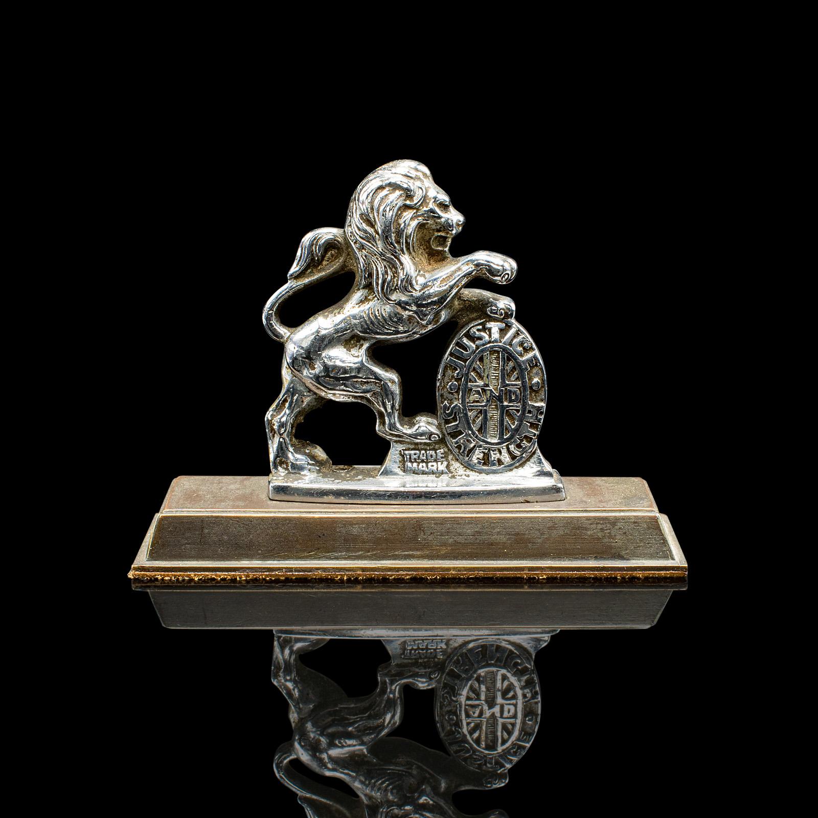 Britannique Petit presse-papier Lion ancien, anglais, figure animale, patriotique, mascotte de gril en vente