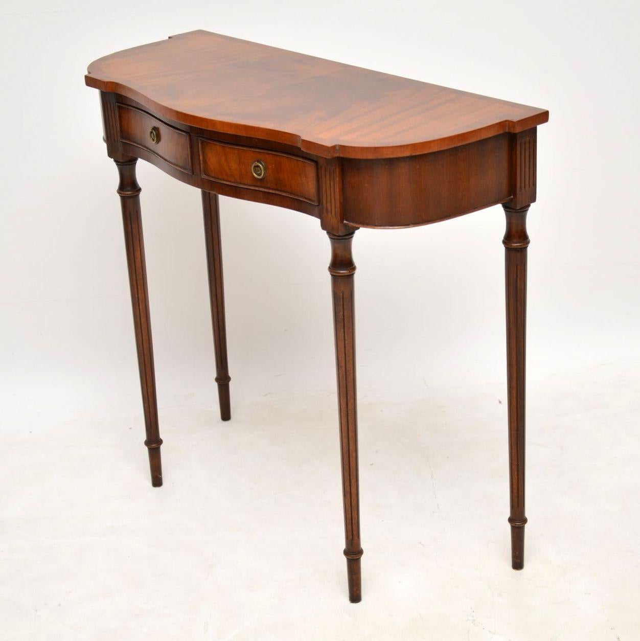Small Antique Mahogany Console Side Table In Good Condition In London, GB
