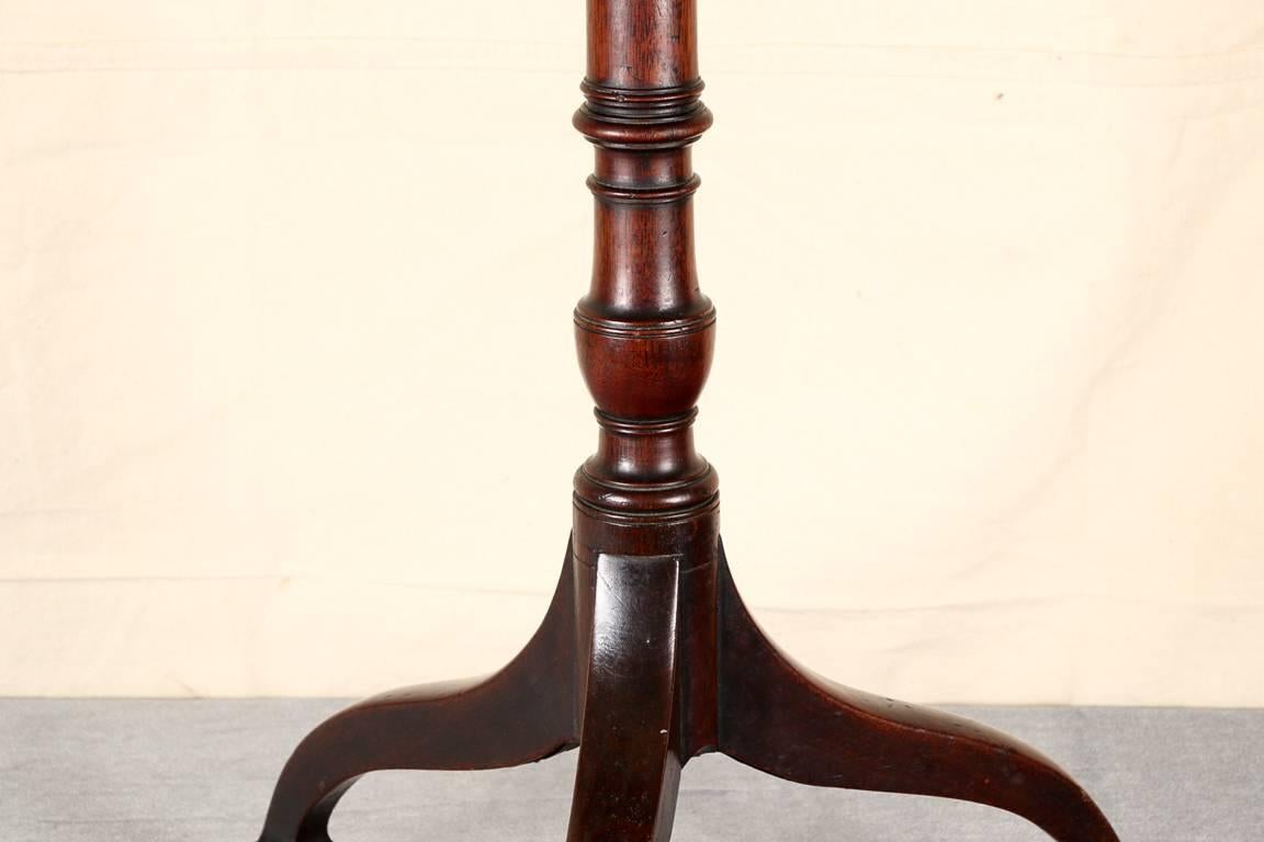 20th Century Small Antique Mahogany Tilt Top Table