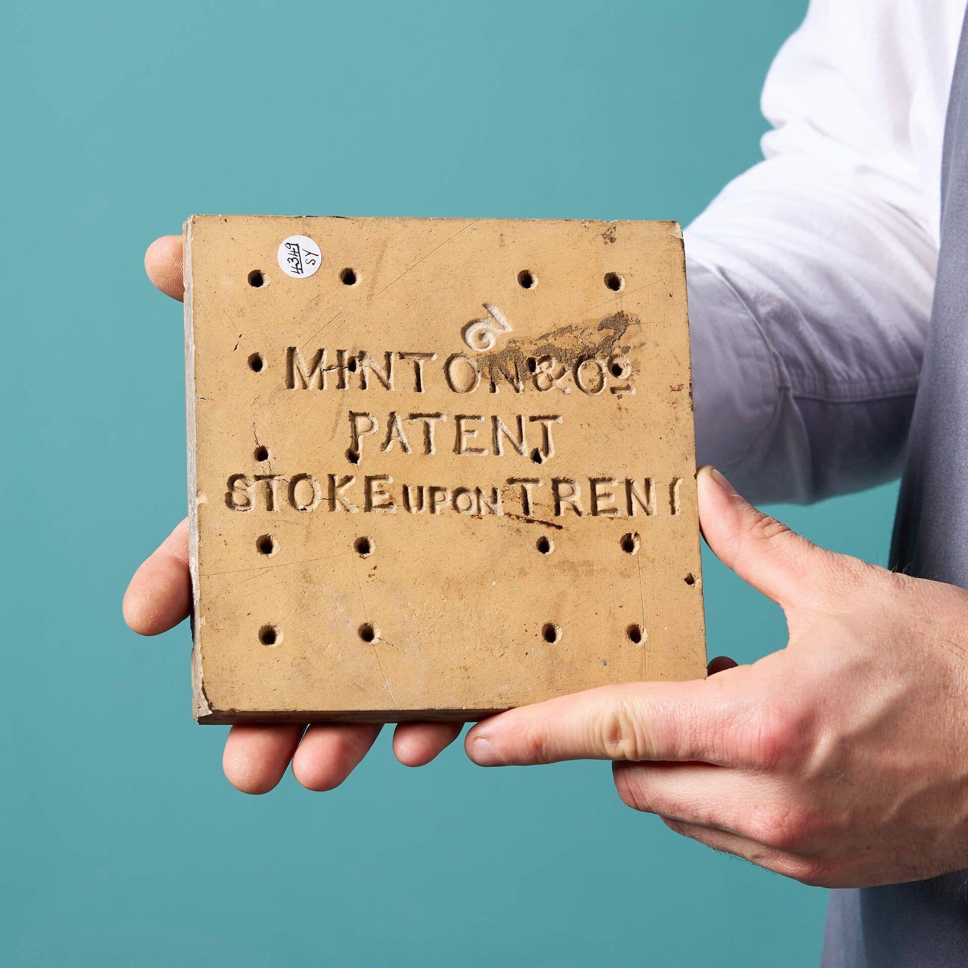 Anglais Petit carreau d'encaustique ancien Minton & Co en vente